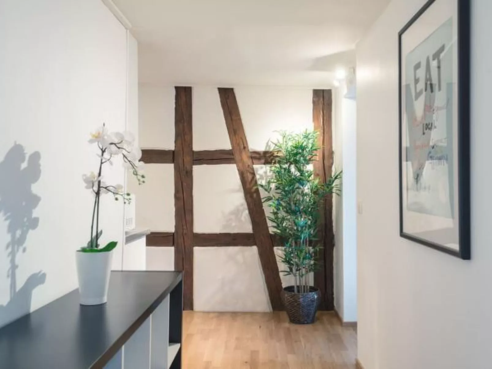 LU Jupiter lll - Chapel Bridge HITrental Apartment - Inside