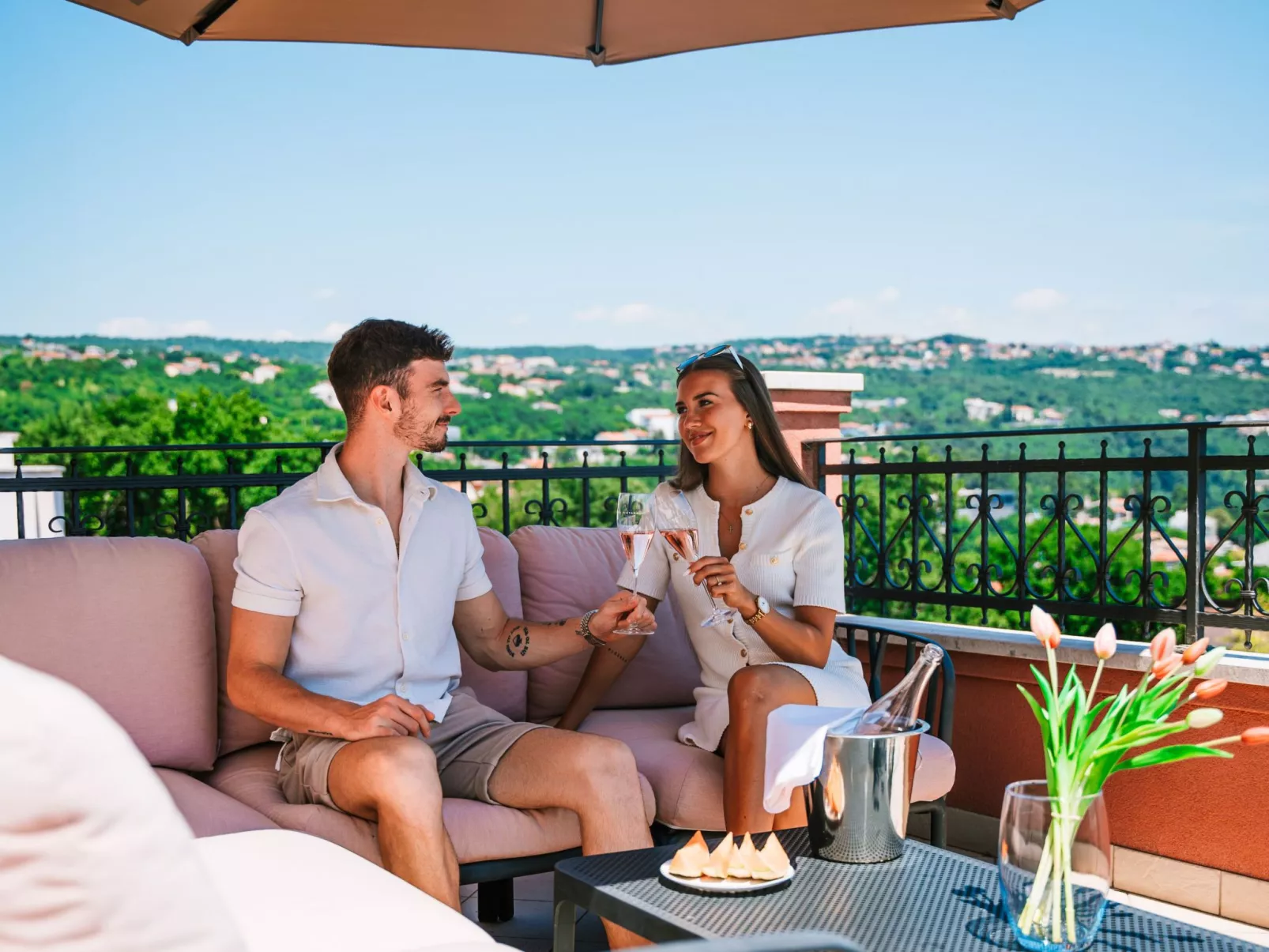 Großzügiges, modernes Apartment mit Terrasse und Meerblick - Image-tags.info