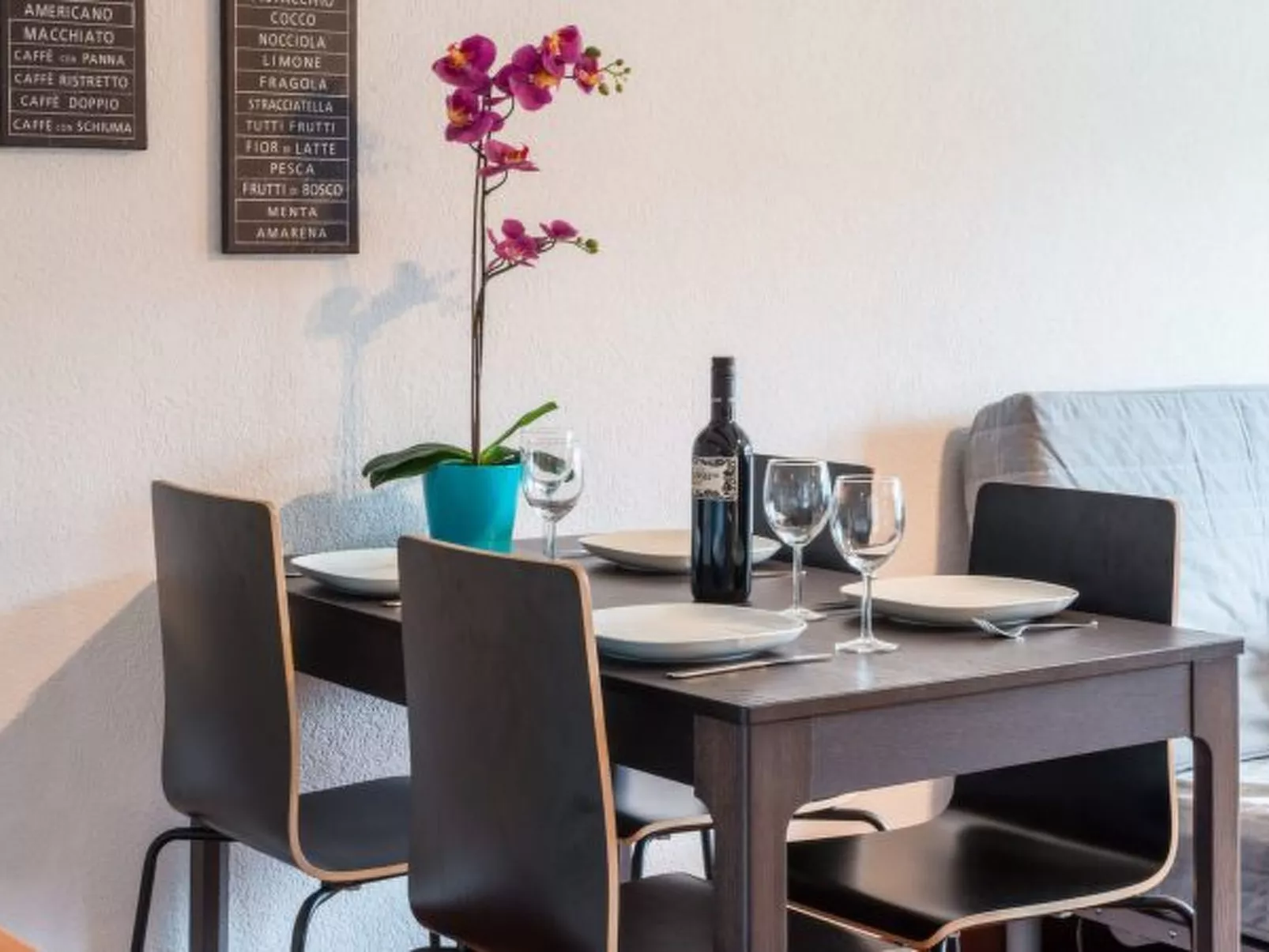 ZH Limmat 4 - HITrental Apartment - Drinnen