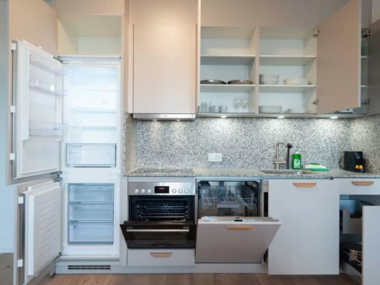 ZH Blue 3 - Letzigrund HITrental Apartment - Inside