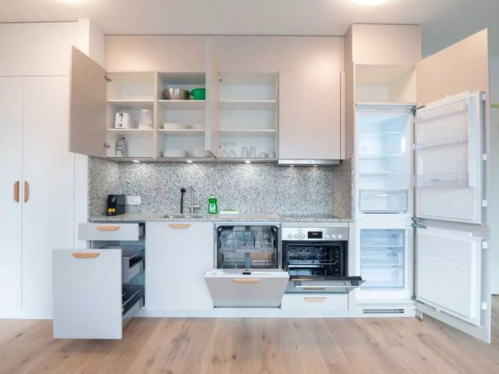 ZH Yellow 4- Letzigrund HITrental Apartment - Dedans