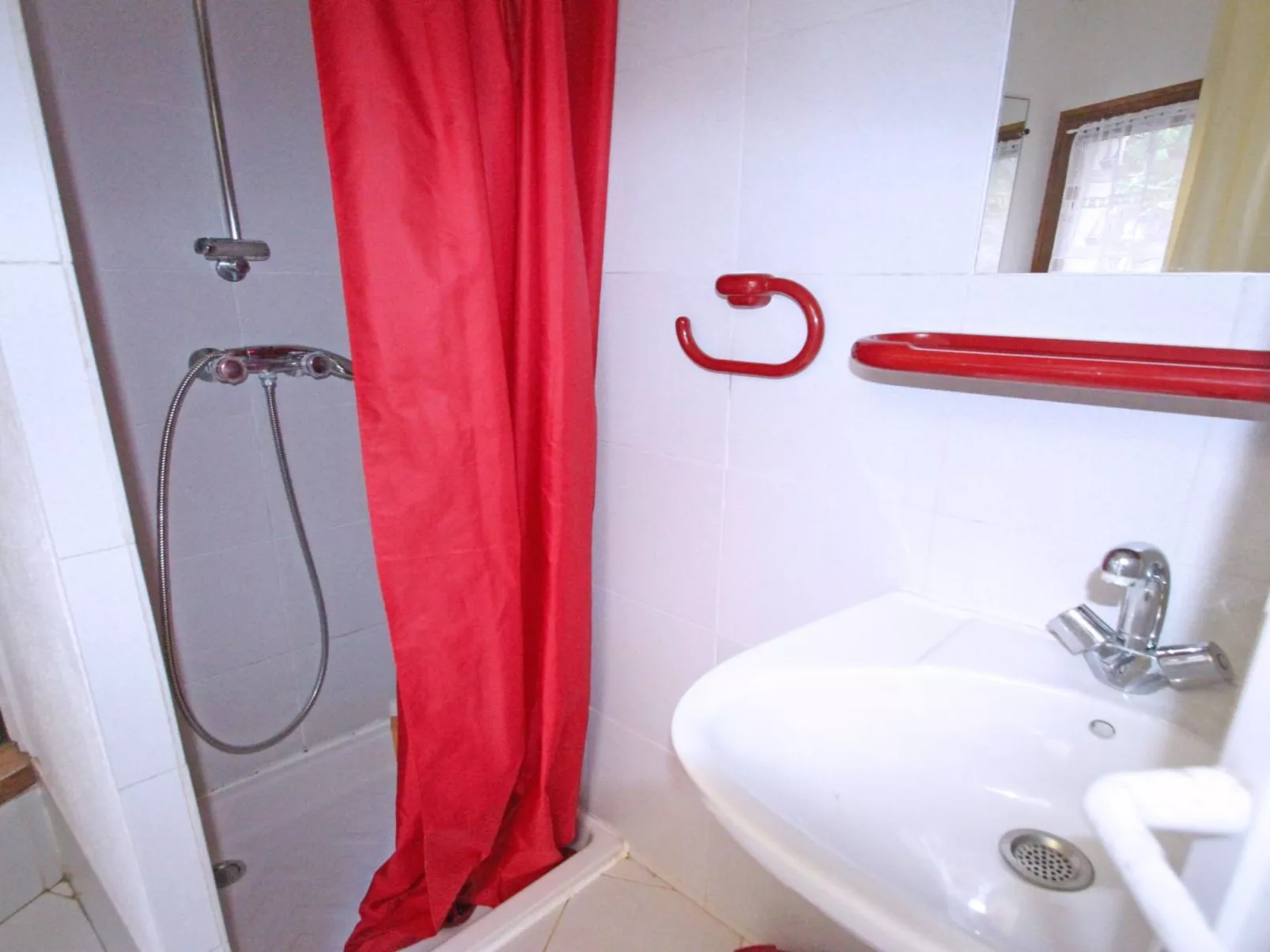 Le Bateau - 4 Personen - Füße im Wasser - Strand - Inside