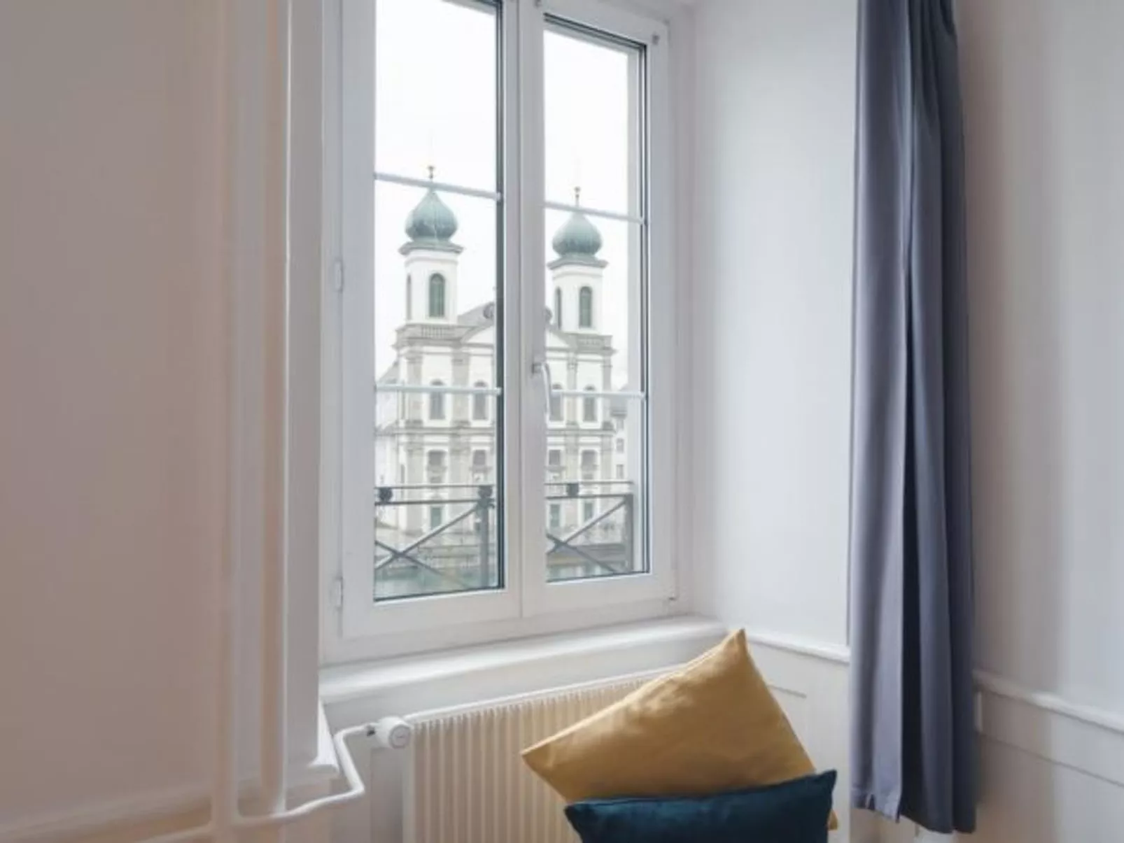 LU Jupiter ll - Chapel Bridge HITrental Apartment - Drinnen