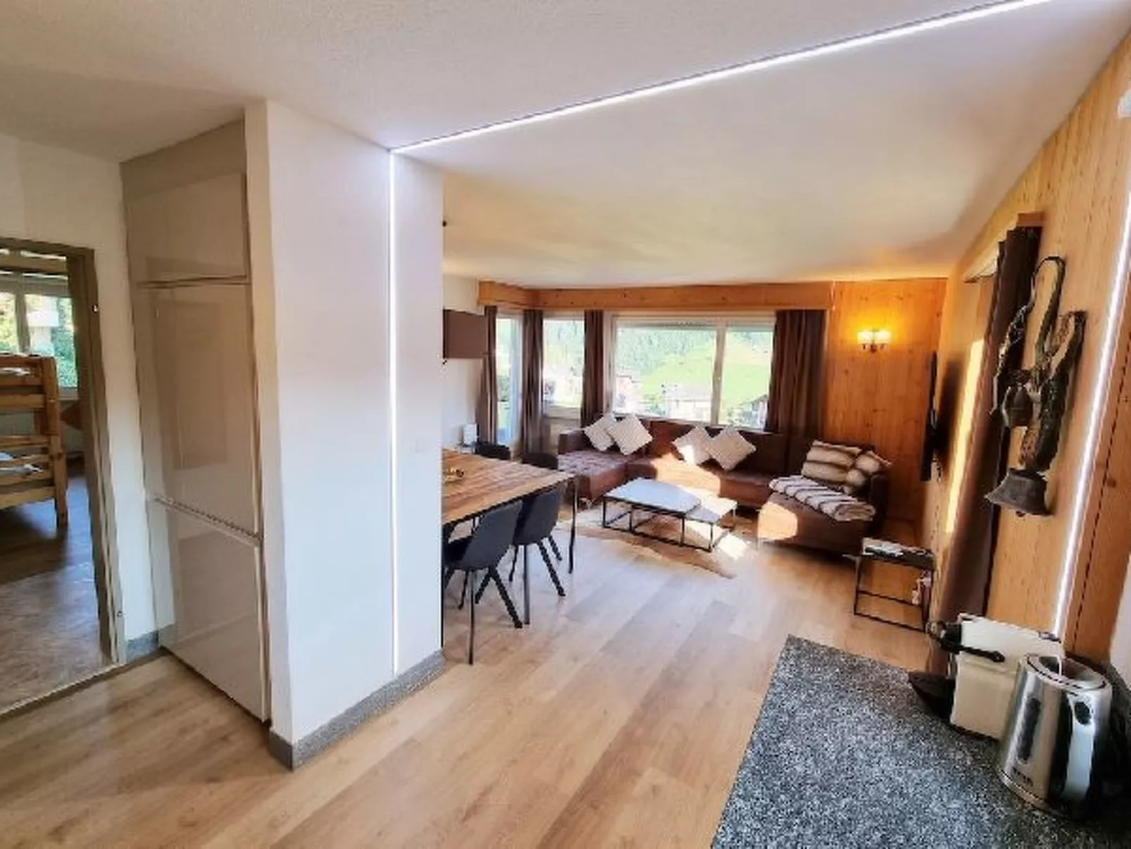 Alpine Retreat & Sauna - Inside