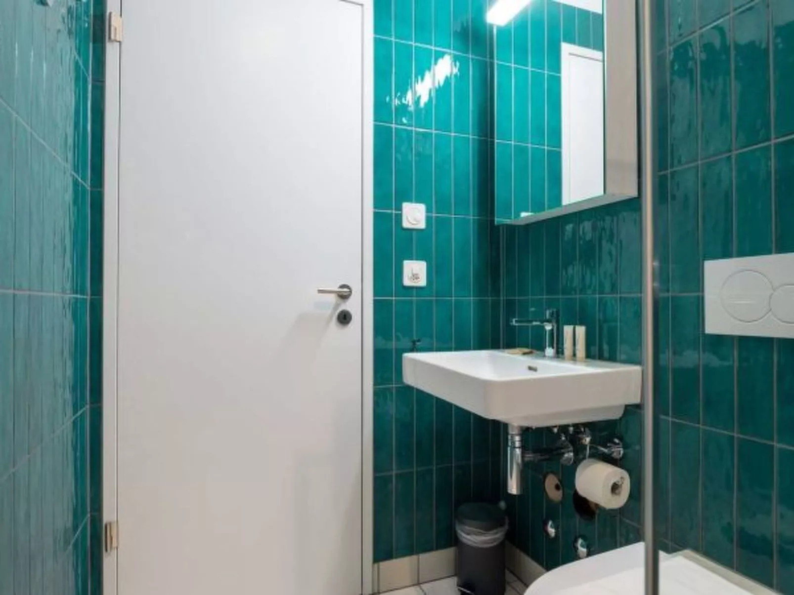 ZH Blue 3 - Letzigrund HITrental Apartment - Inside