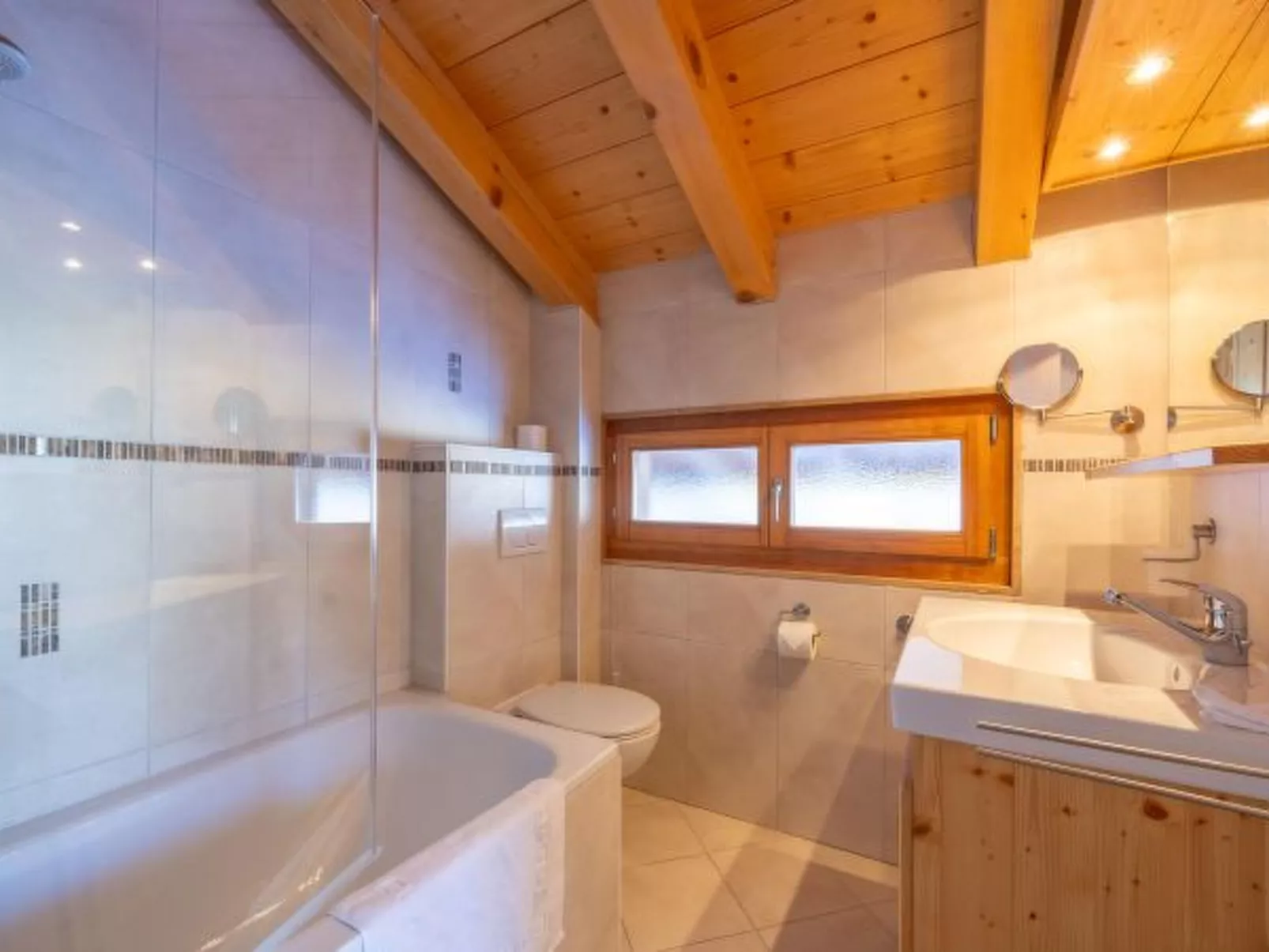 Chalet Vansamis, views & sauna - Drinnen