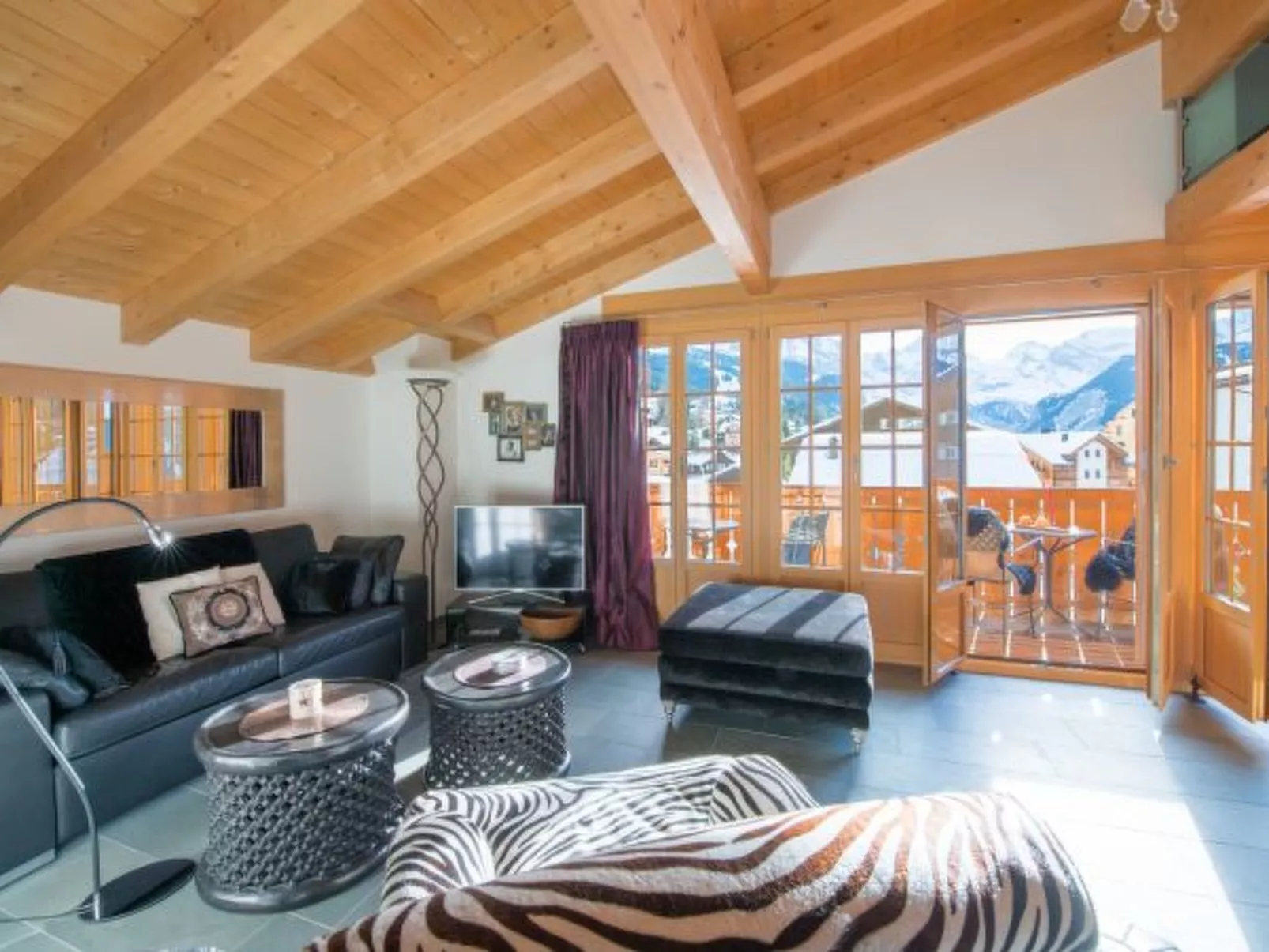 Waldbort Penthouse Suite - Inside