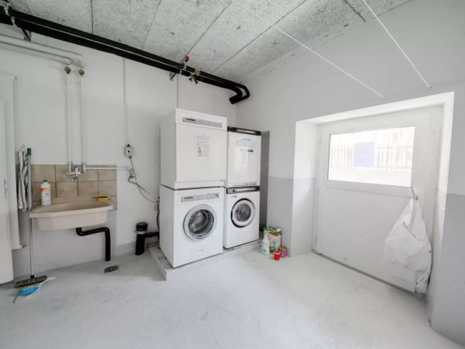 ZH Strawberry - Oerlikon HITrental Apartment - Dedans