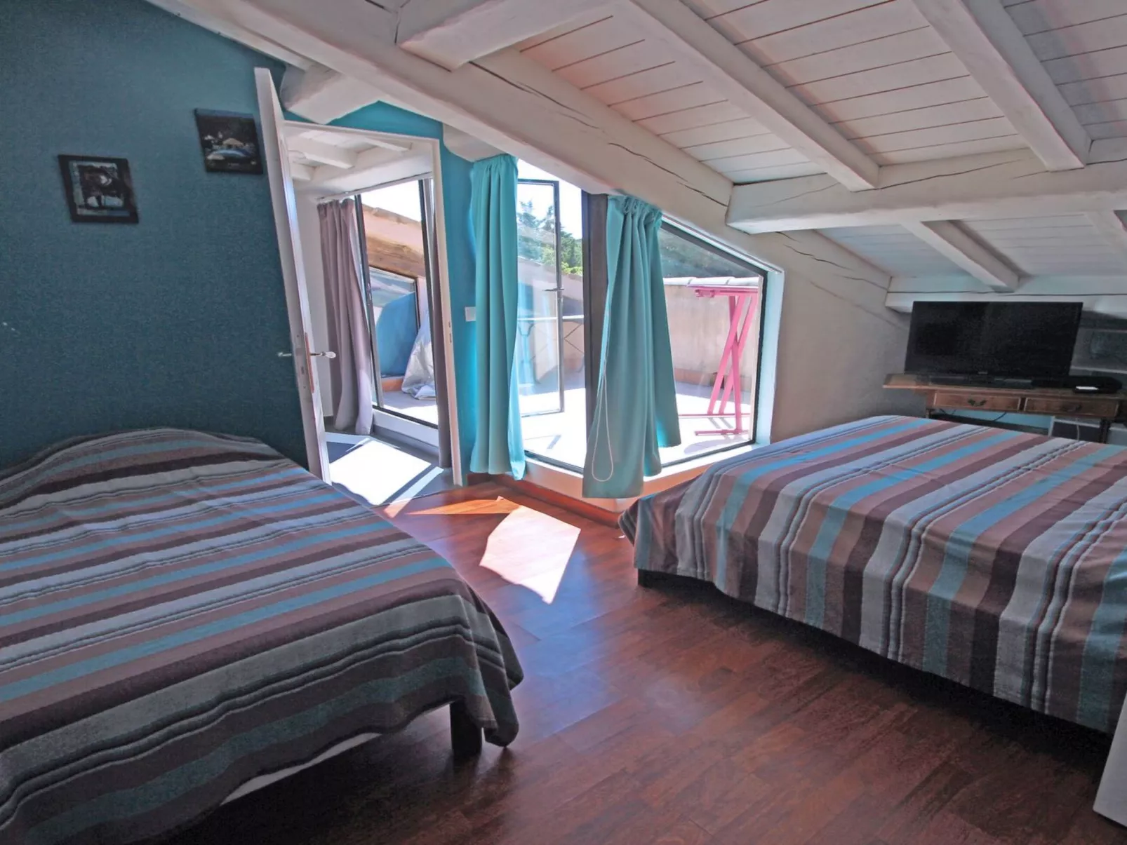 Haus 5 pers - Swimmingpool- Klimaanlage- WiFi - Drinnen