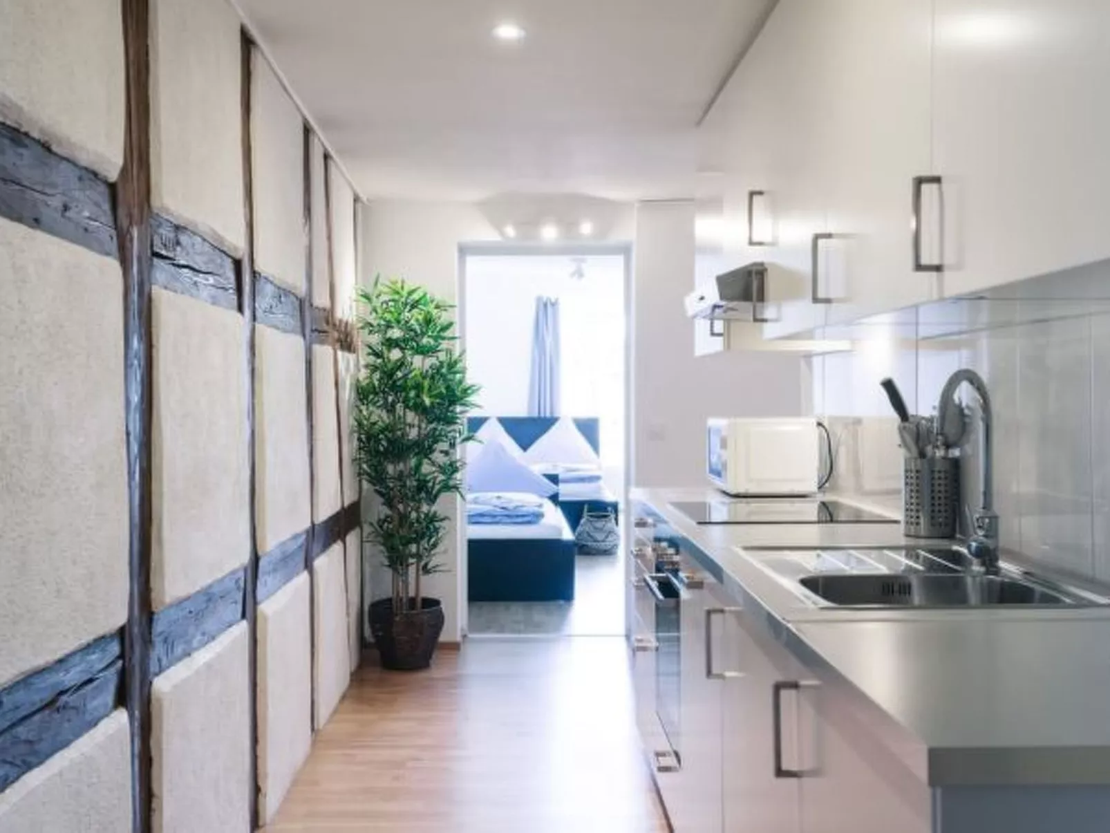 LU Jupiter lll - Chapel Bridge HITrental Apartment - Inside