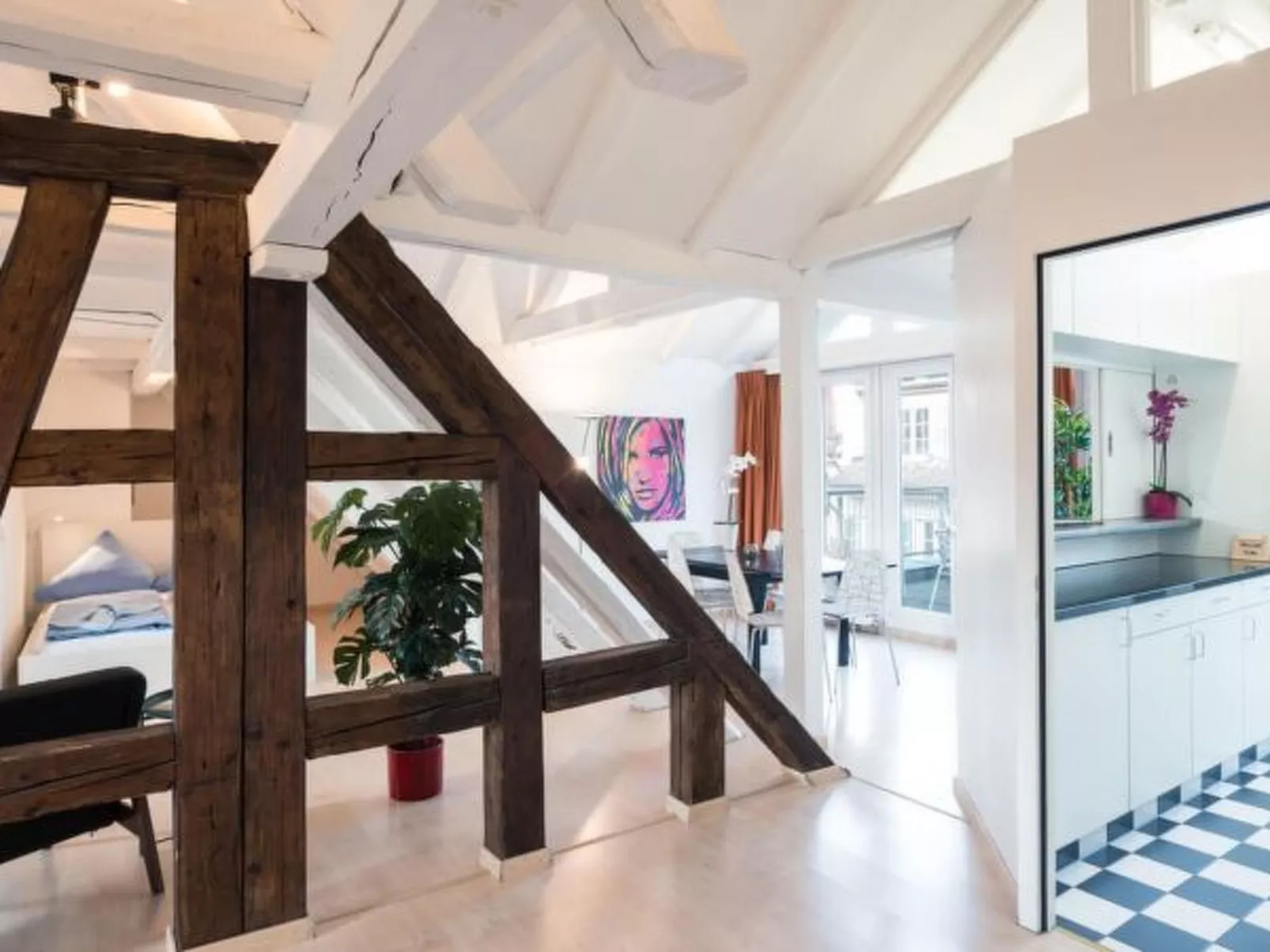 LU Sun IV - Chapel Bridge HITrental Apartment - Drinnen