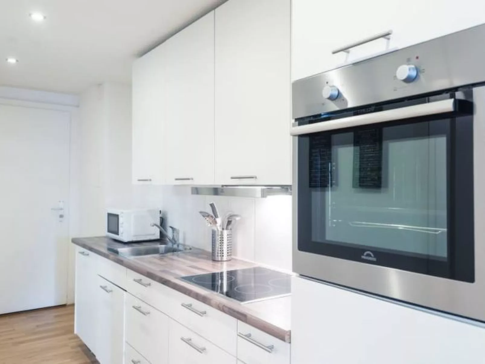 LU Jupiter ll - Chapel Bridge HITrental Apartment - Drinnen