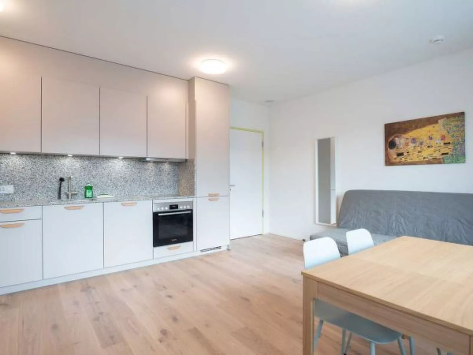 ZH Yellow 3 - Letzigrund HITrental Apartment - Dedans