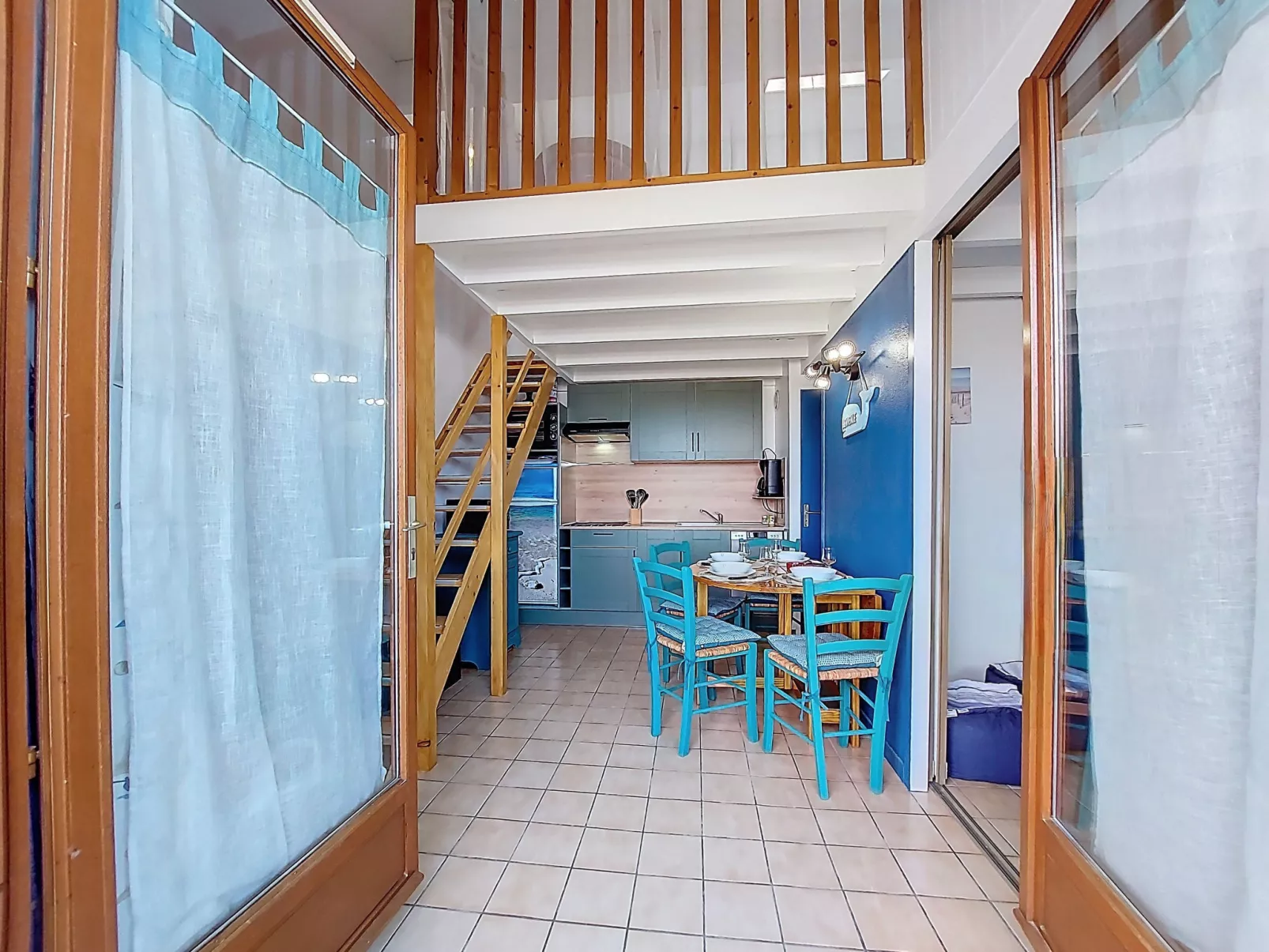 Les Soleils Rouges - Inside