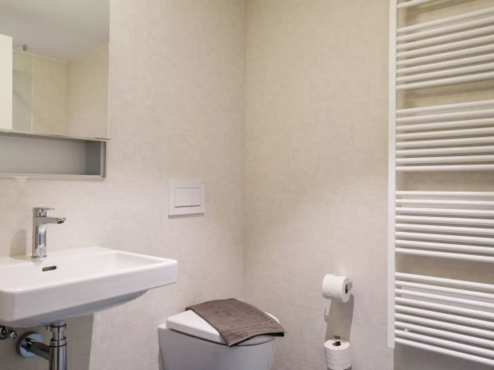 BS Van Gogh III - Marktplatz HITrental Apartment - Inside