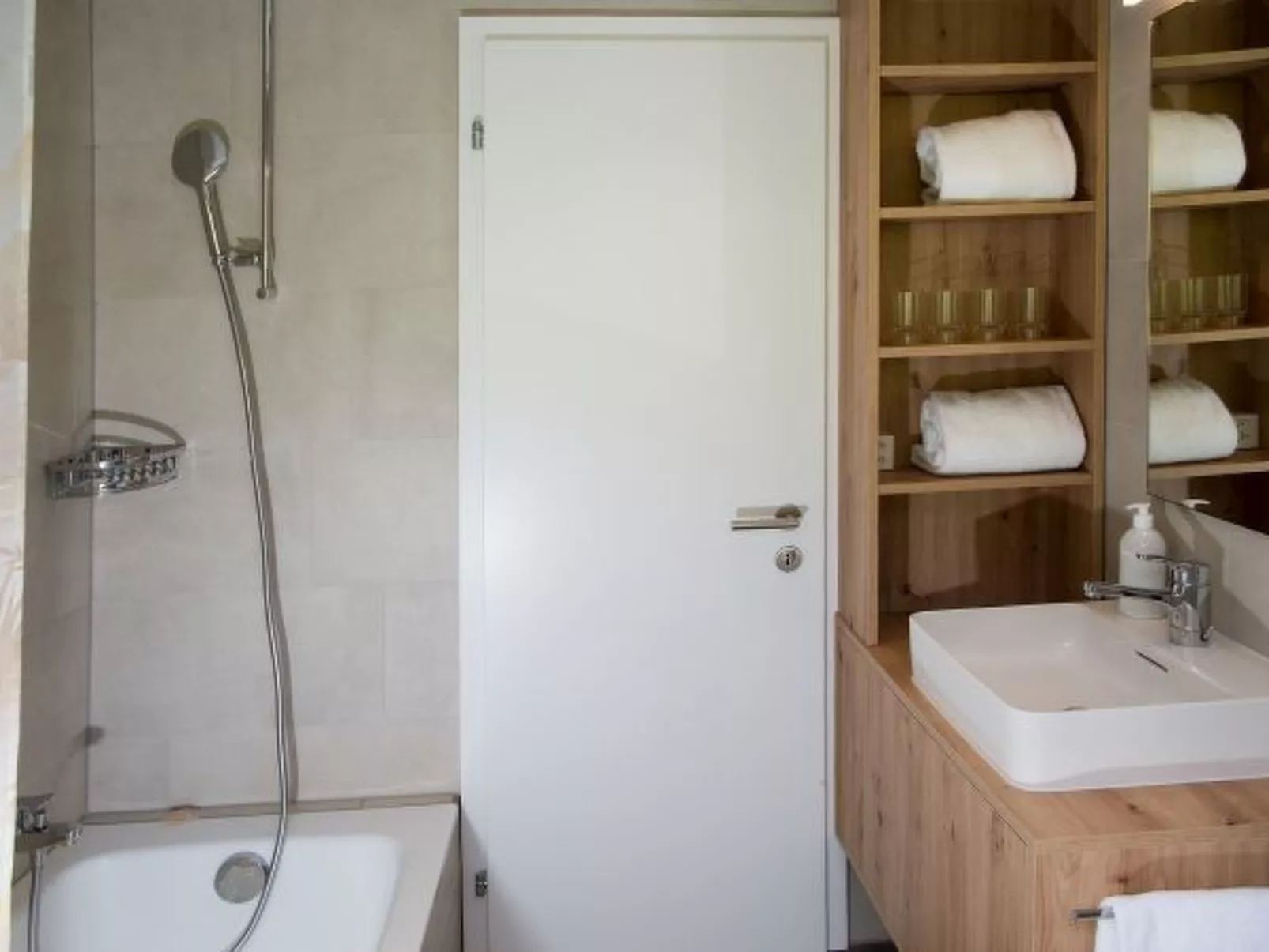 Mit Garten Tgeasa Schilendra-Lantsch/Lenz - Dedans