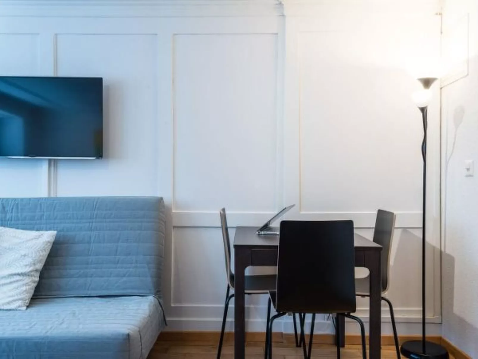 ZH Doerfli 1 - HITrental Apartment - Drinnen