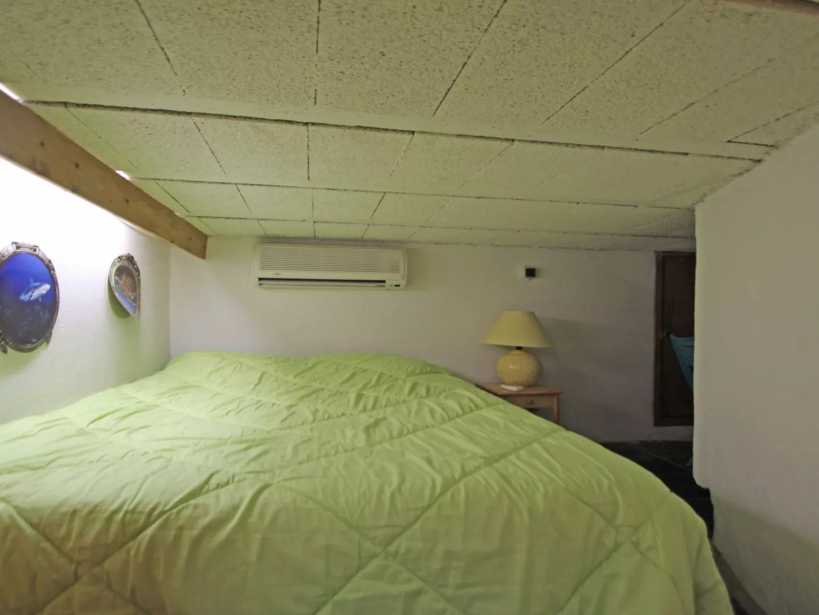 Le Bateau - 4 Personen - Füße im Wasser - Strand - Inside