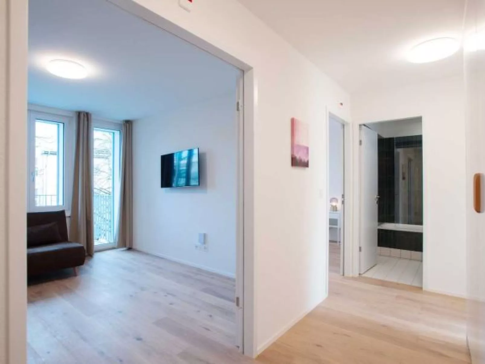 ZH Pink GF - Letzigrund HITrental Apartment - Dedans