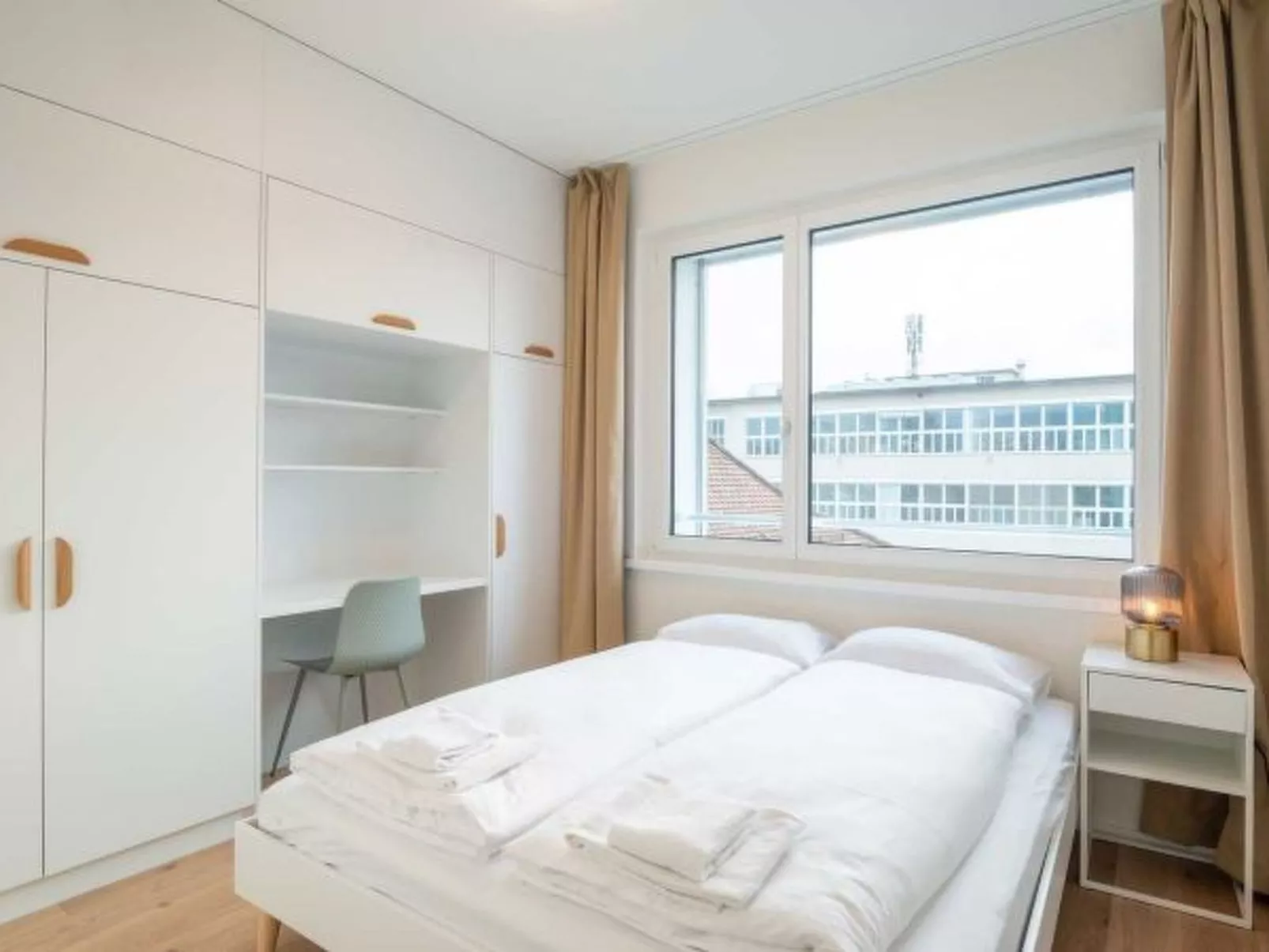ZH Red 4 - Letzigrund HITrental Apartment - Drinnen