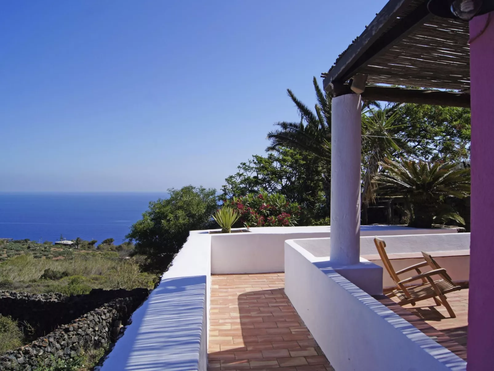 Dammuso mit Terrasse und Meerblick - Outside