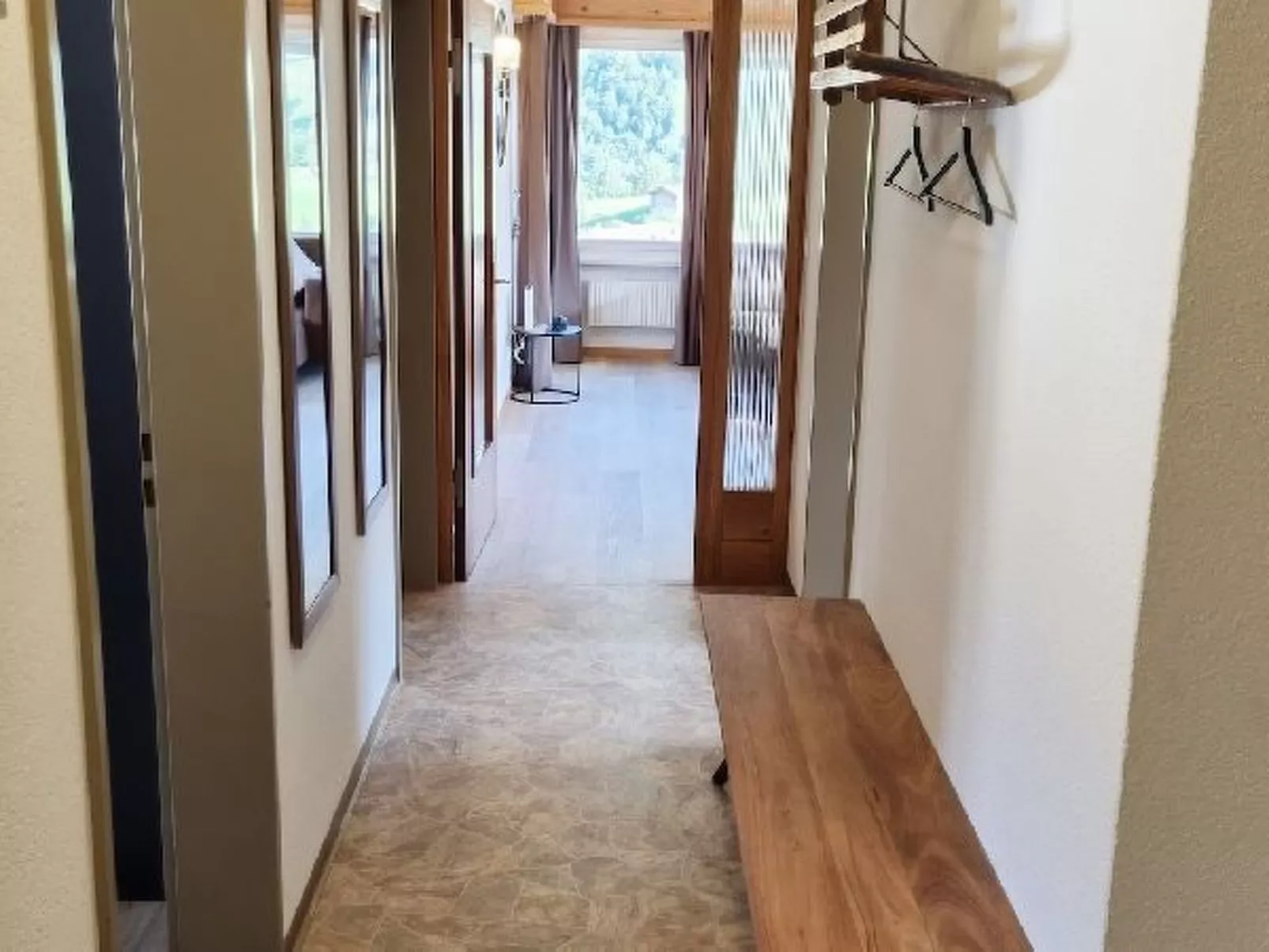 Alpine Retreat & Sauna - Inside