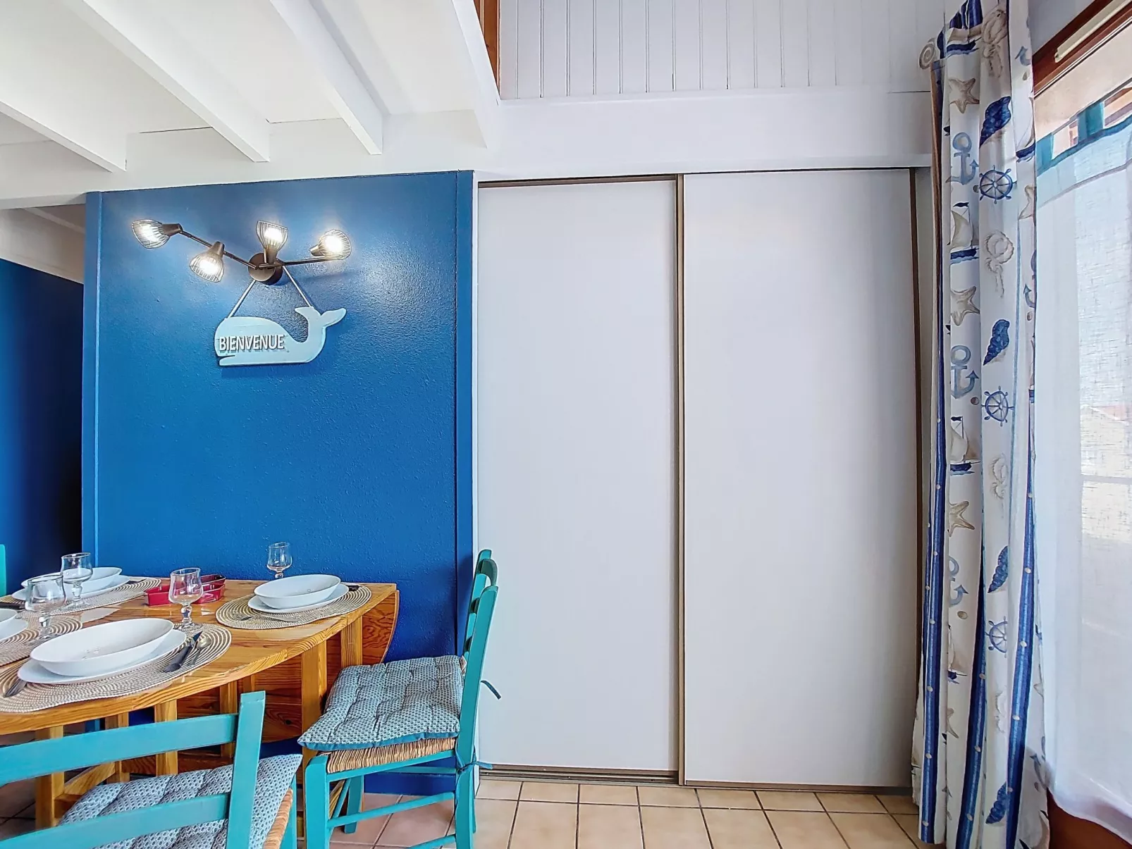 Les Soleils Rouges - Inside