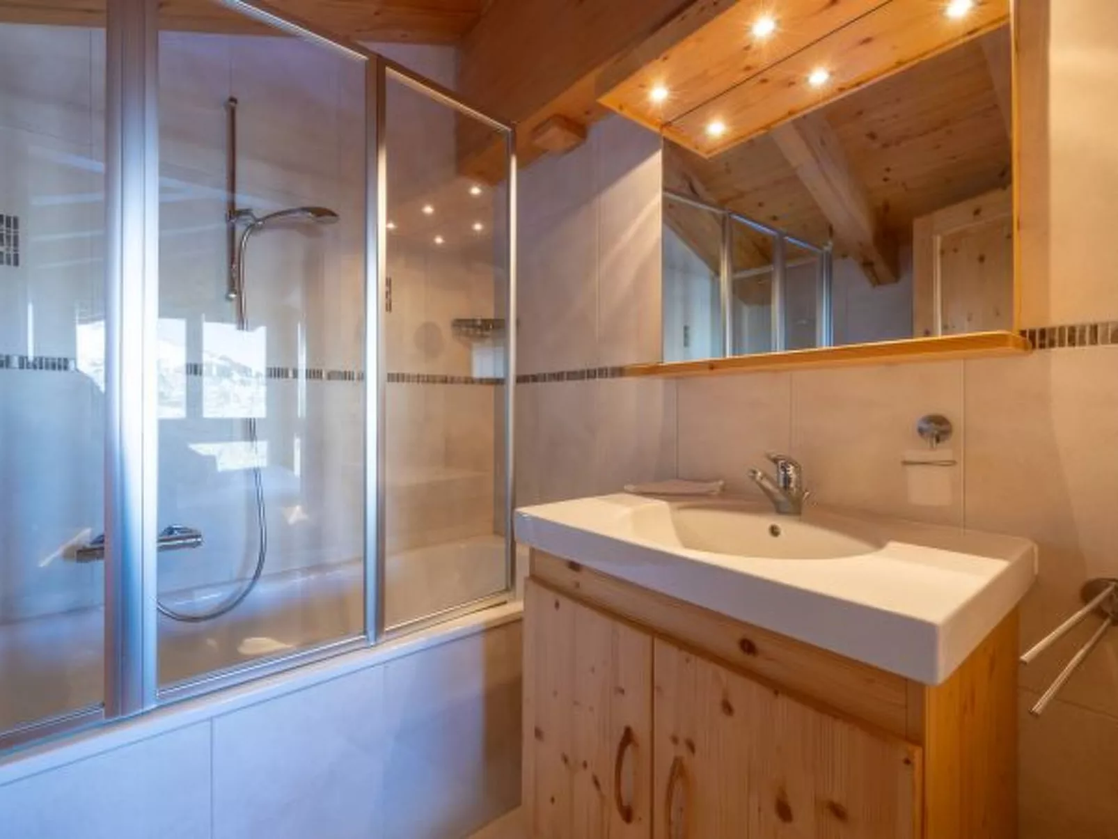 Chalet Vansamis, views & sauna - Drinnen