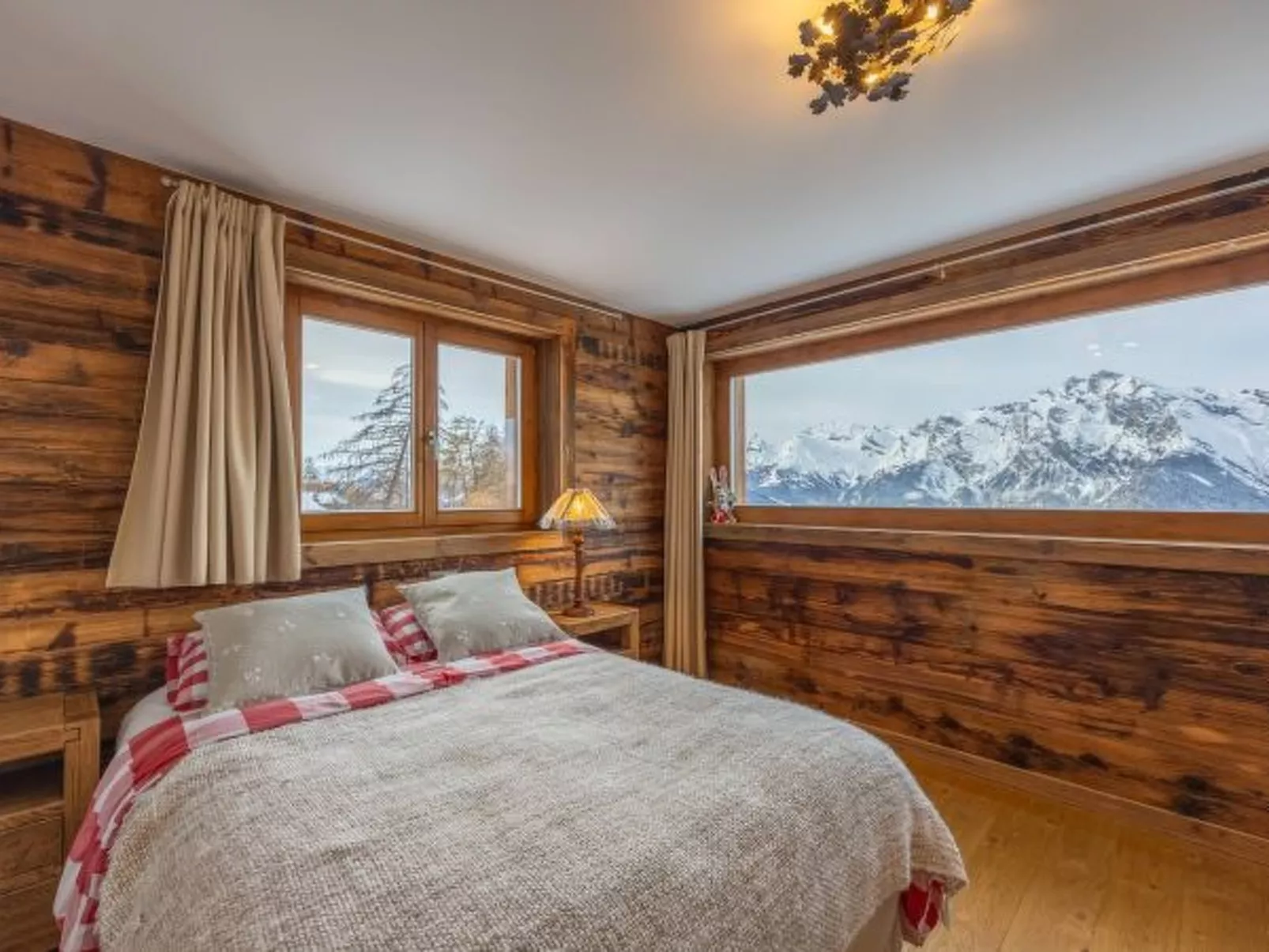 Above the Clouds - spacious chalet with great view - Drinnen