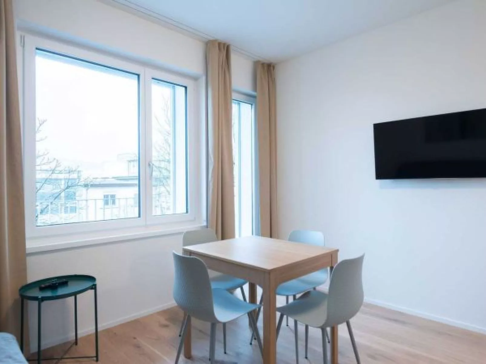 ZH Green 4 - Letzigrund HITrental Apartment - Drinnen