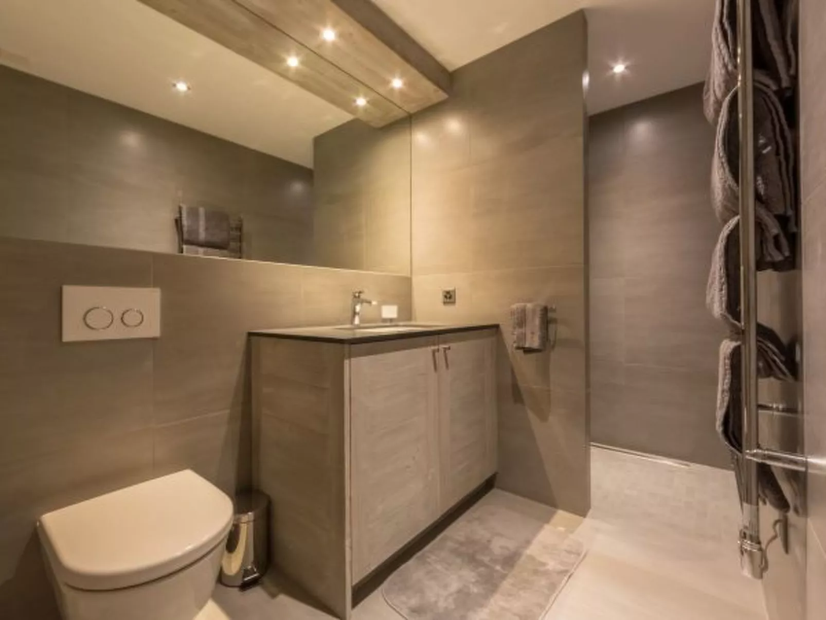 La Forêt 2 - Spa access - Drinnen