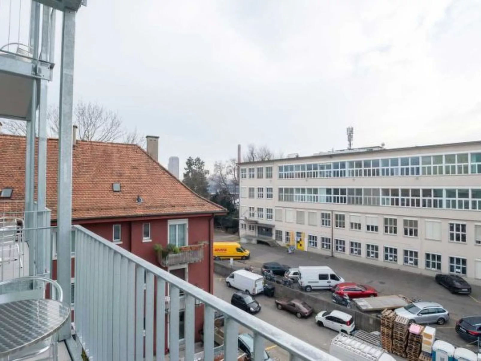 ZH Yellow 3 - Letzigrund HITrental Apartment - Dehors