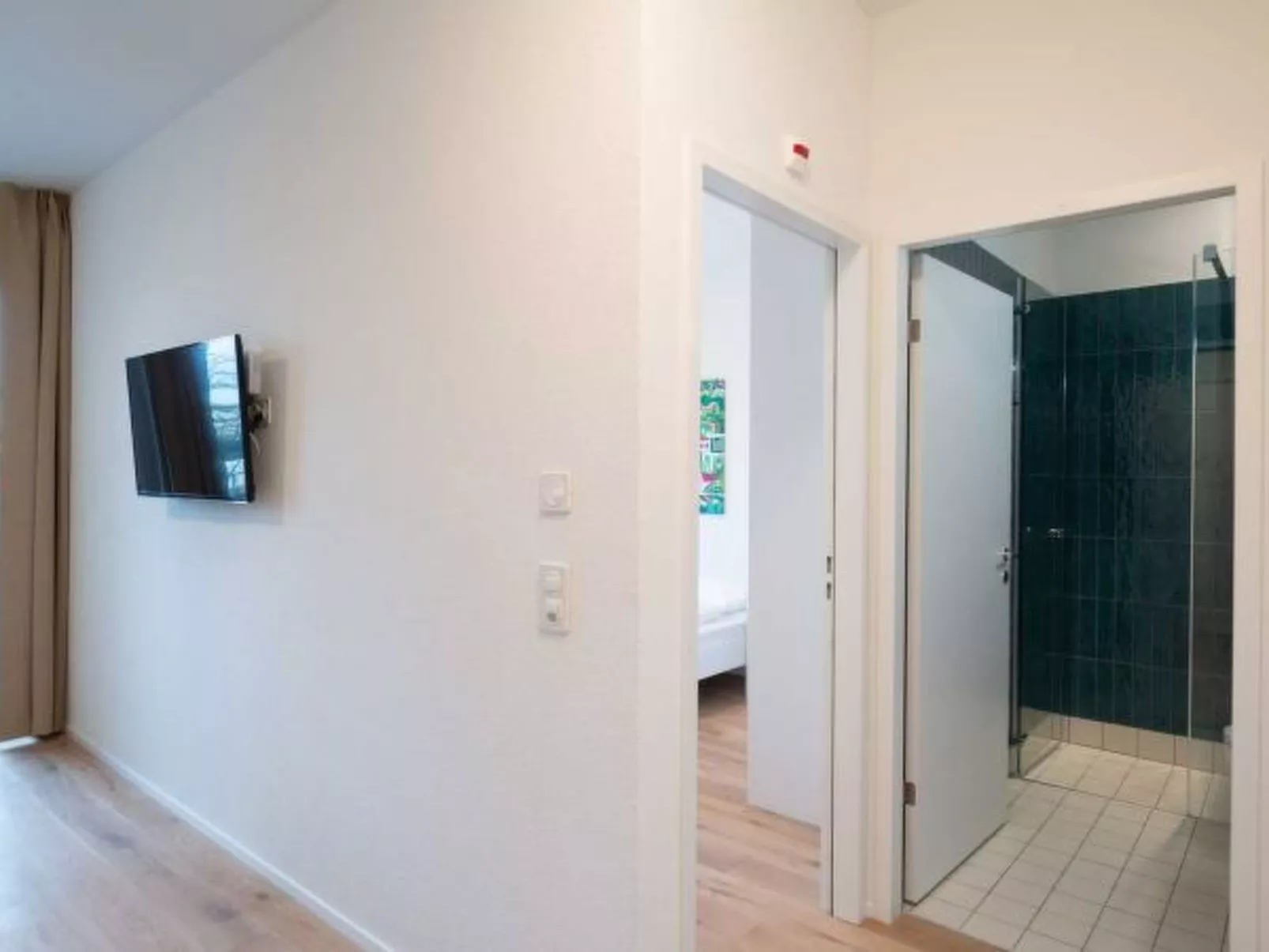 ZH Green 4 - Letzigrund HITrental Apartment - Drinnen