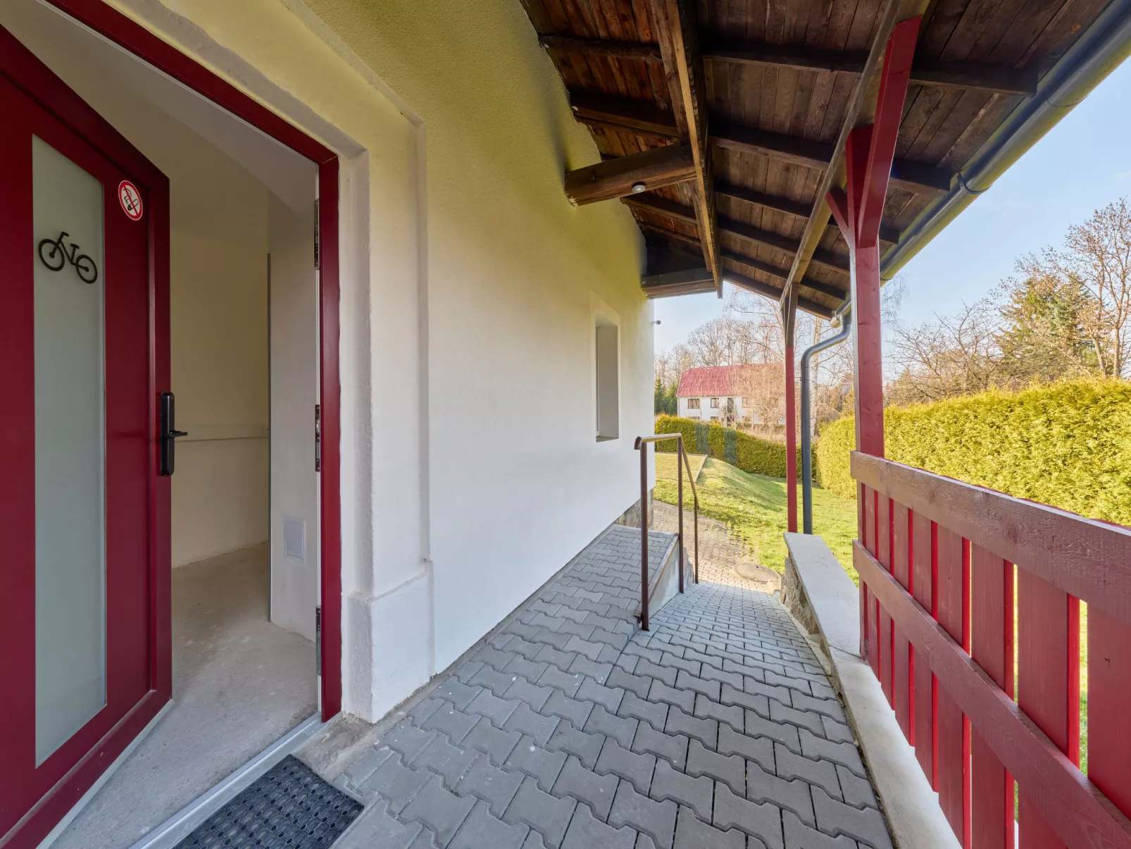 Růžová 3 - Outside