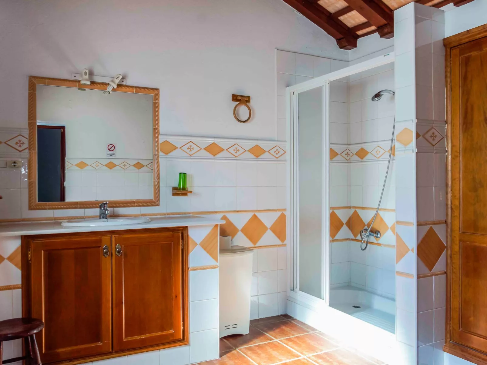 Gemütliches Ferienhaus für 8 Personen - Drinnen