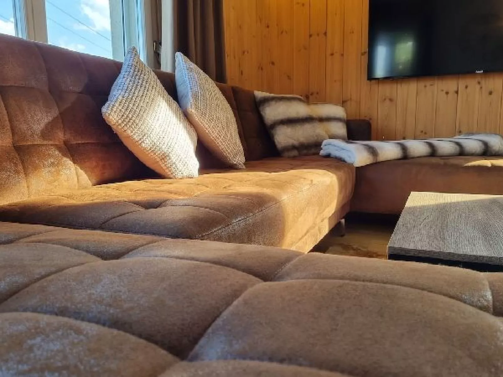 Alpine Retreat & Sauna - Inside