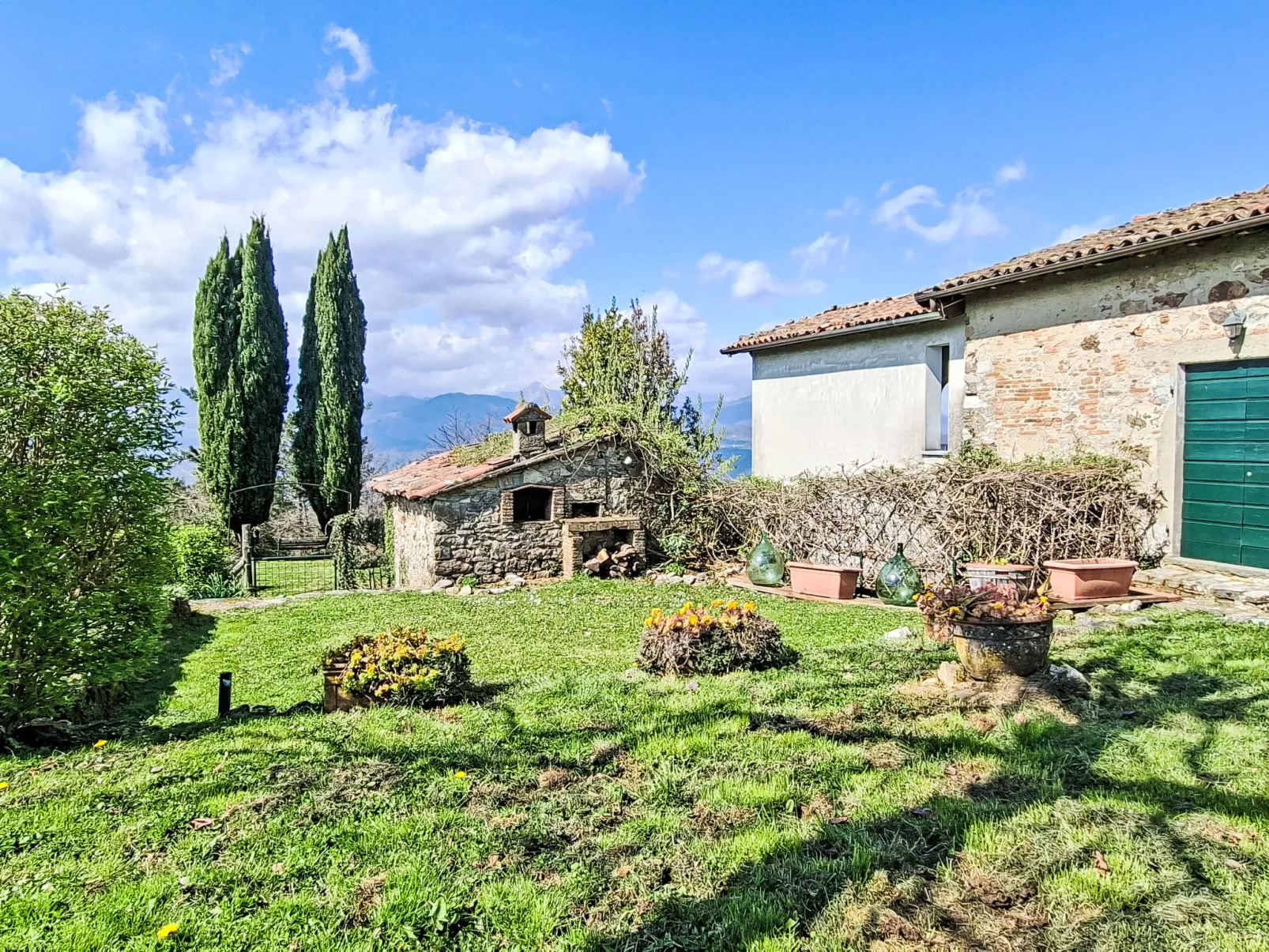 Il Colle di Tiglio - Outside