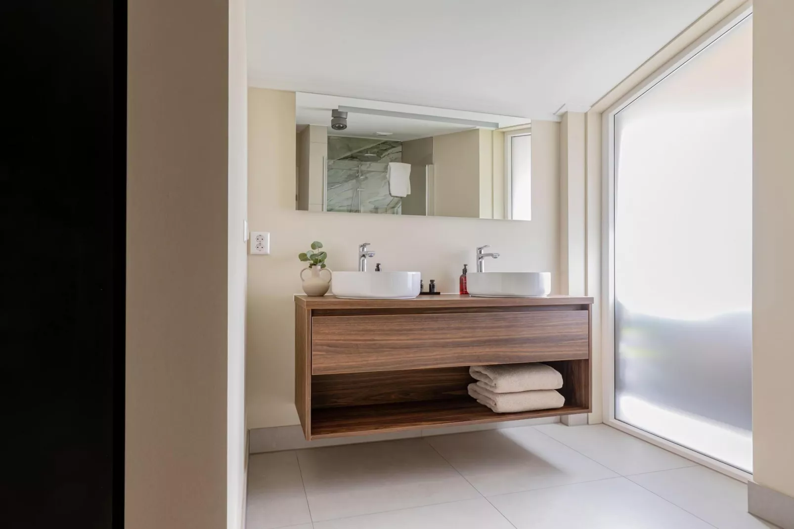 Modern Sint Maarten - 75 - Bathroom