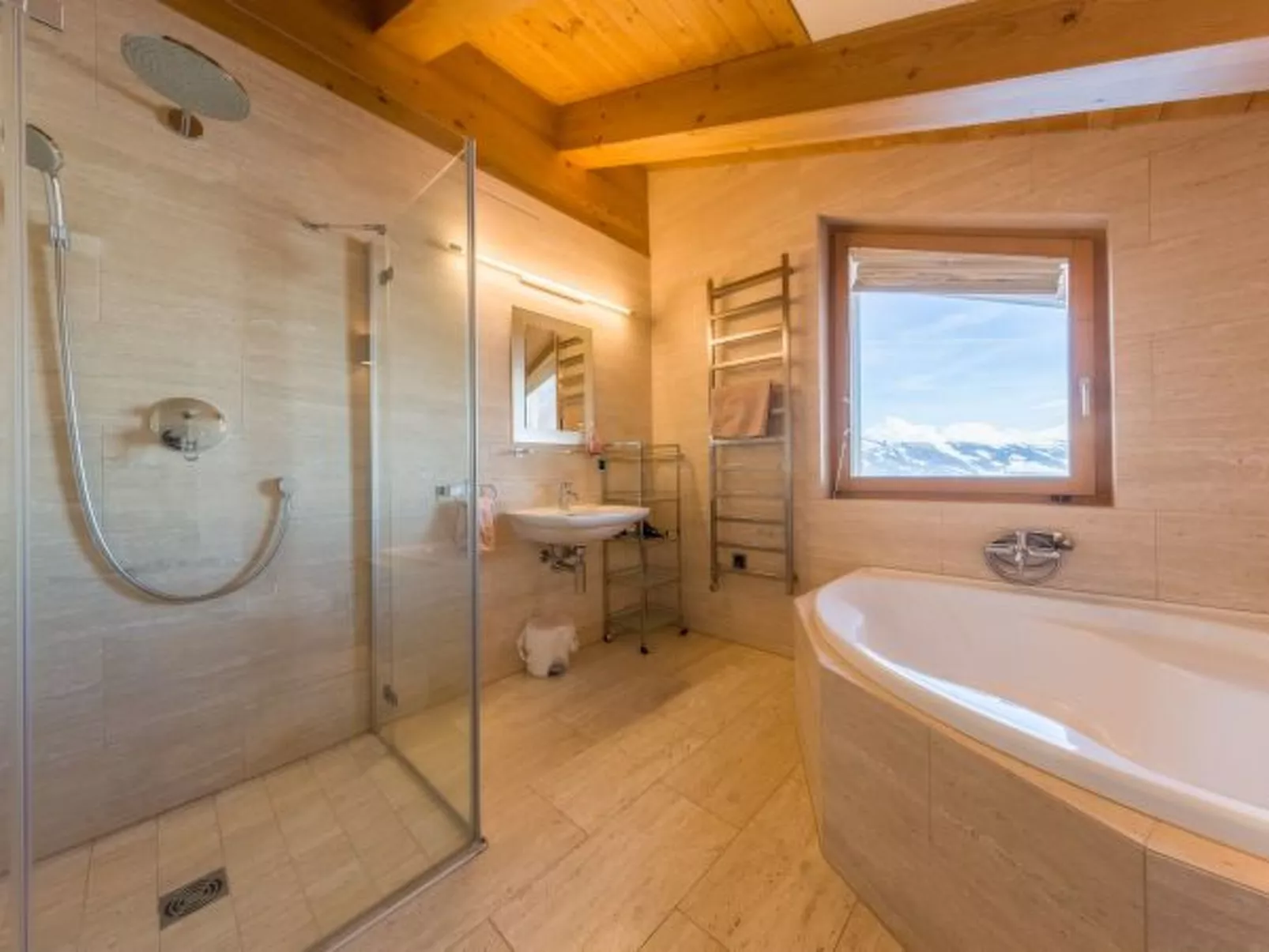 Chalet Enchanteur sauna, Whirlpool, 13pax - Inside