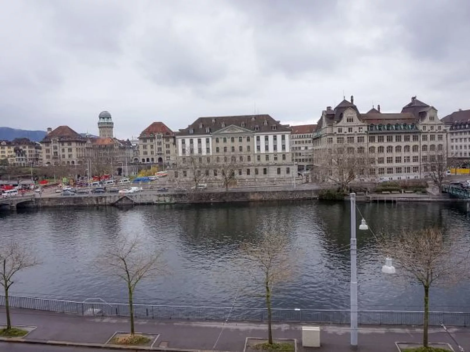 ZH Limmat 4 - HITrental Apartment - Draußen