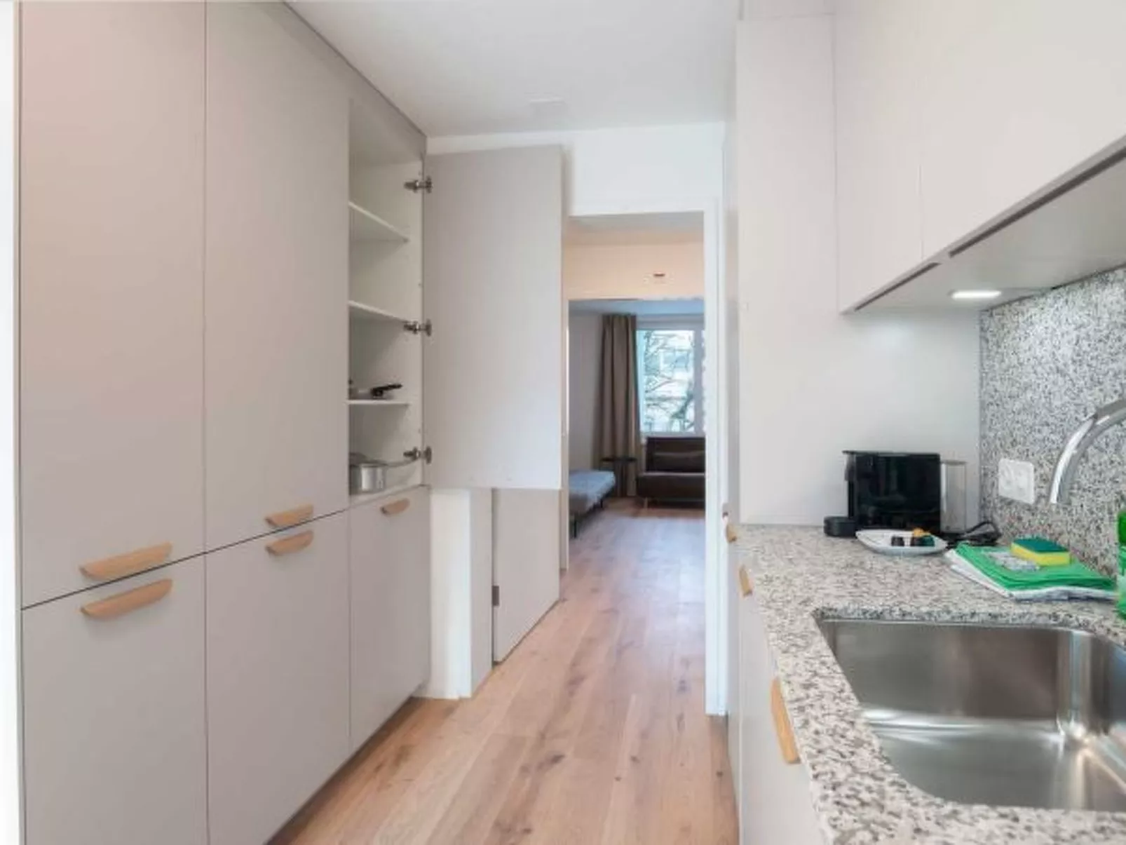 ZH Pink 1 - Letzigrund HITrental Apartment - Dedans