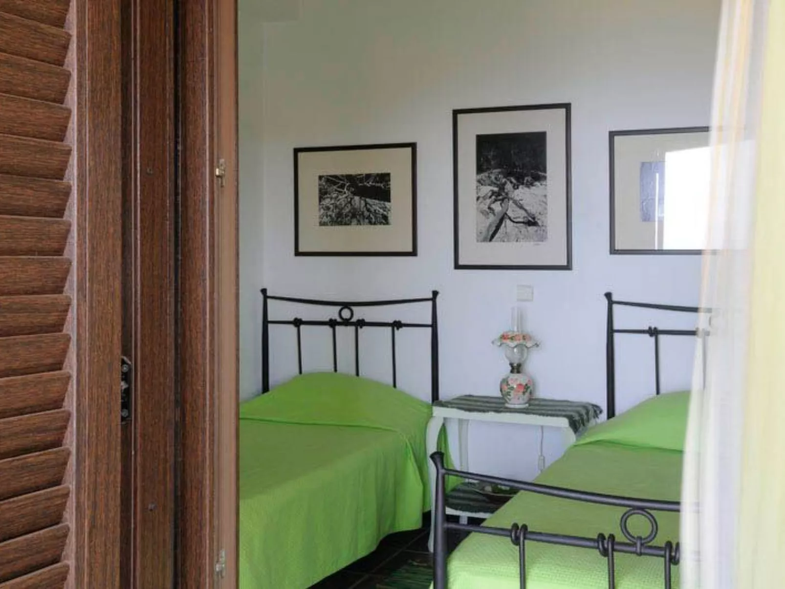 Haus in Kea mit Parkplatz im Freien und Blick auf den Sonnenuntergang - Image-tags.info