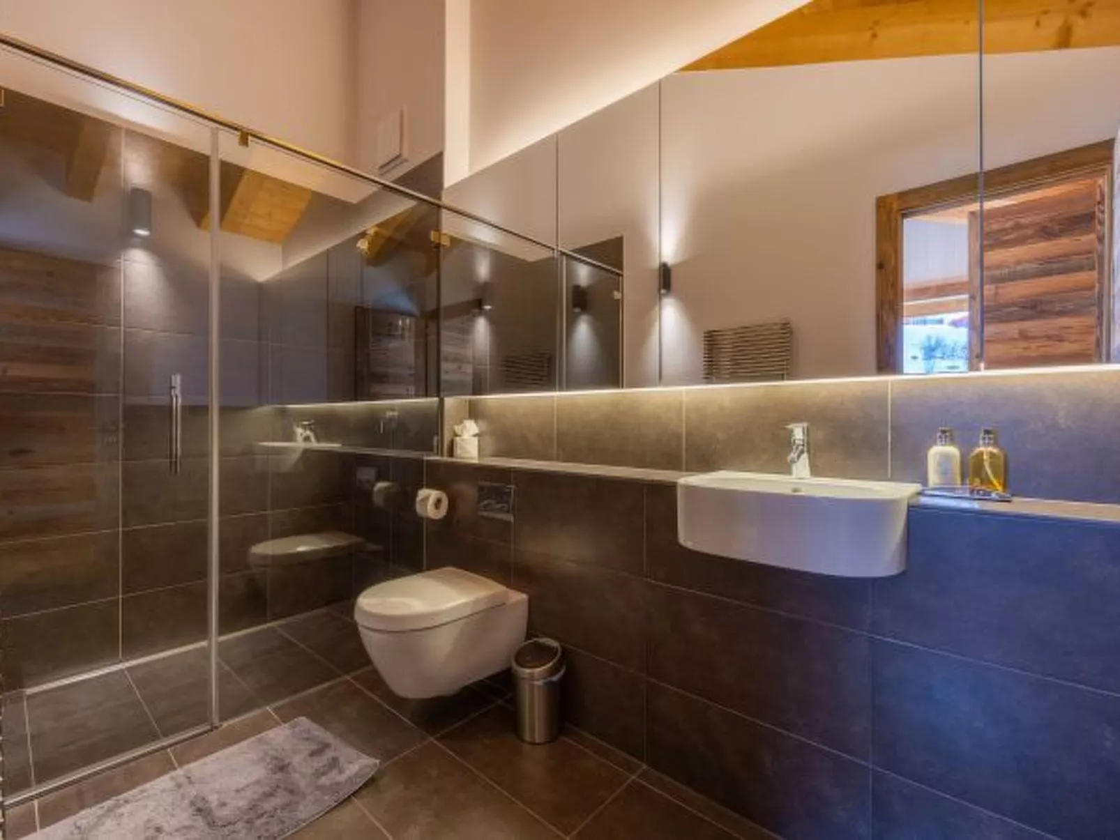 Grimpeur luxury duplex, Spa Access Front Telecabin - Dedans