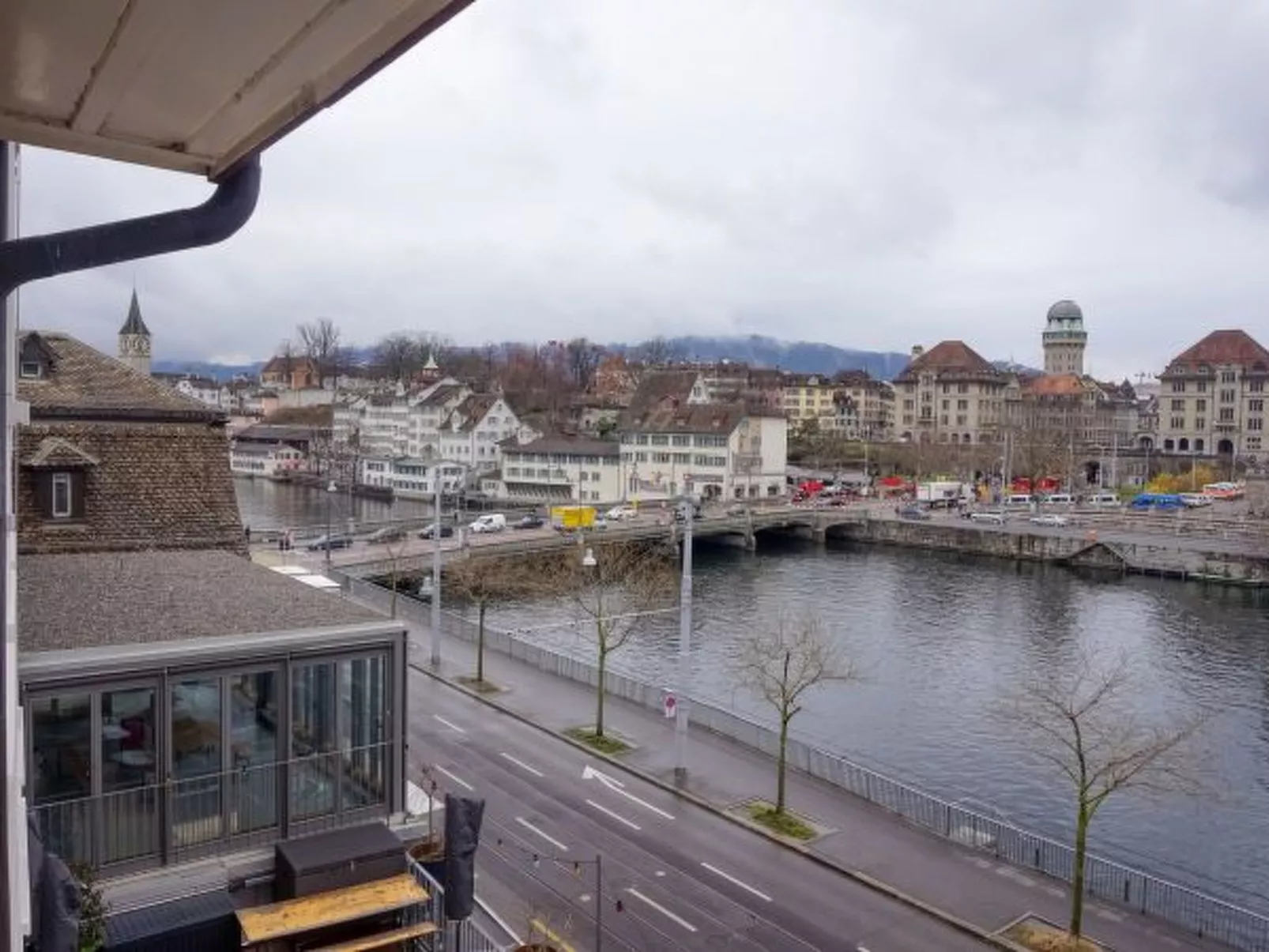 ZH Limmat 4 - HITrental Apartment - Draußen