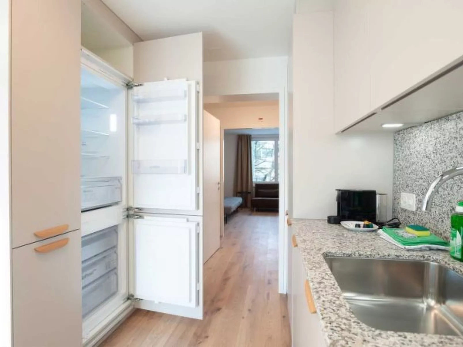 ZH Pink GF - Letzigrund HITrental Apartment - Dedans