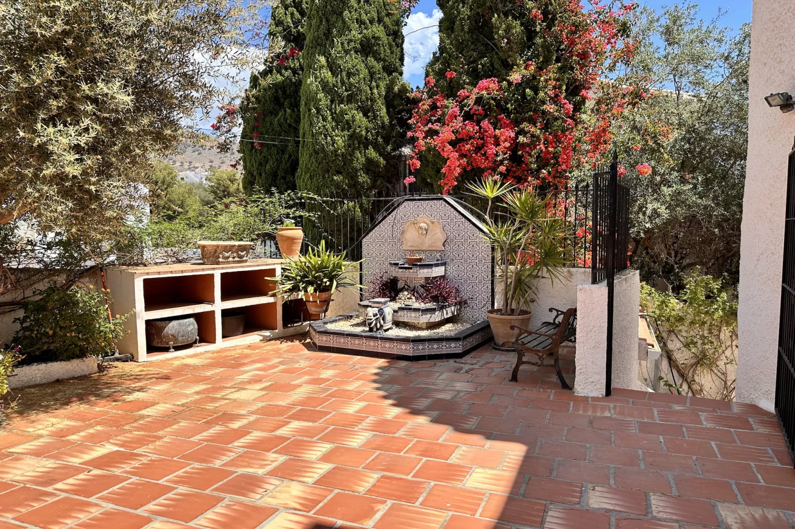 Chimenea 15 Private Pool and Parking by Casasol - Image-tags.garage