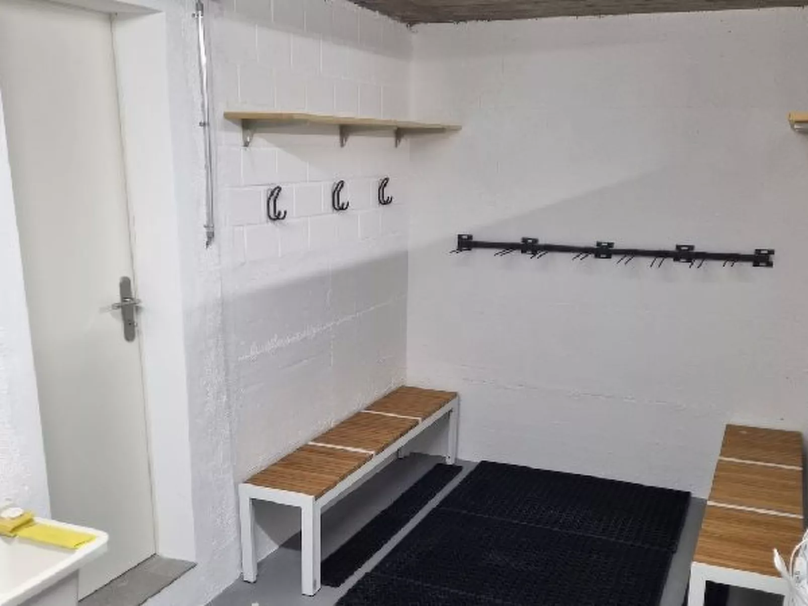 Alpine Retreat & Sauna - Inside