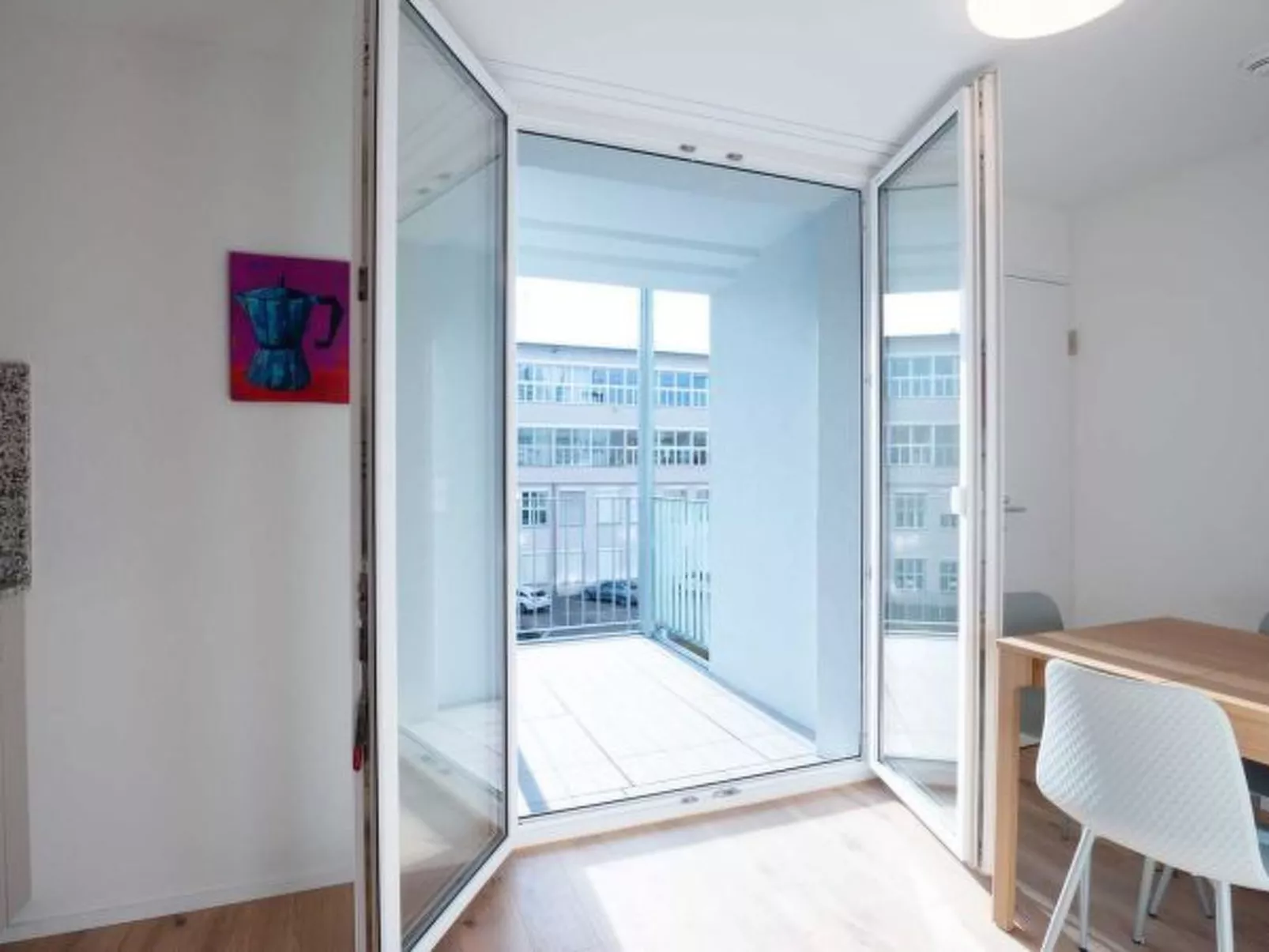 ZH Pink 1 - Letzigrund HITrental Apartment - Dedans
