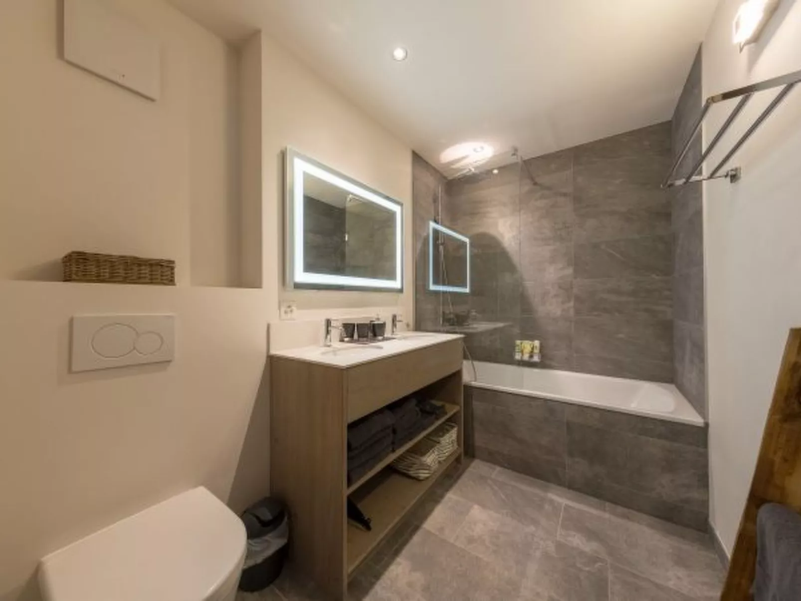 Le Refuge 2 - Spa access - Inside