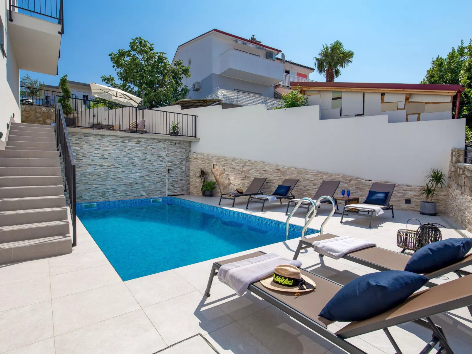 Villa Frankola mit Pool - Apt. Sonnenuntergang - Image-tags.info